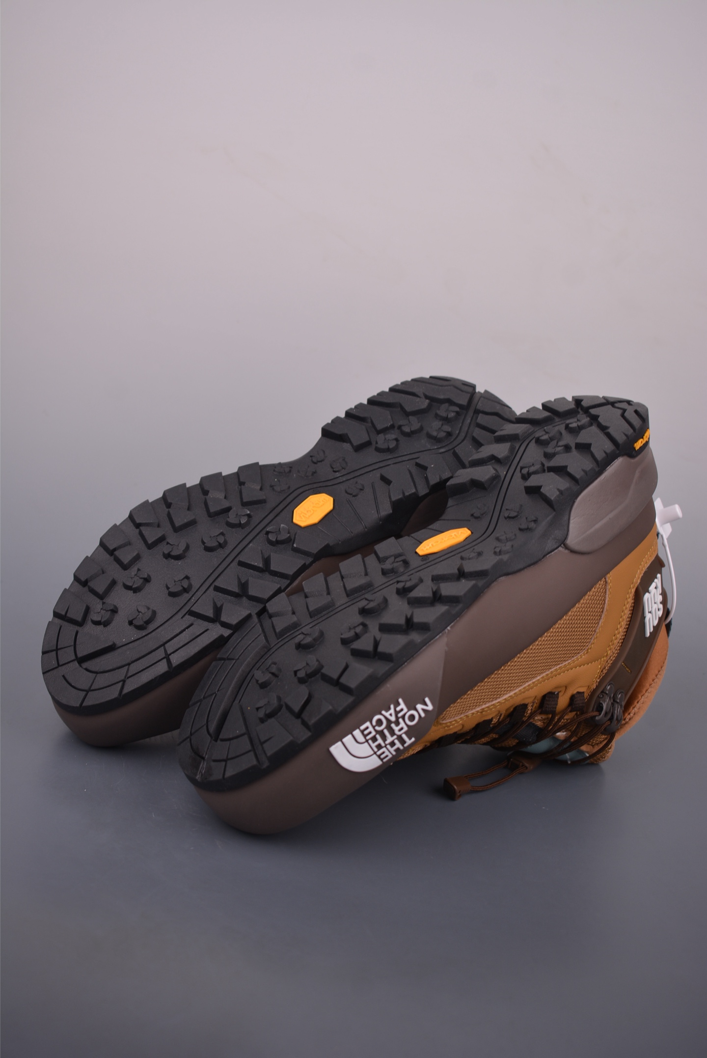 The North Face Chilkat High-Top Outdoor Functional Shoes - Durable & Stylish 4 i1759016171432 9815 0 2