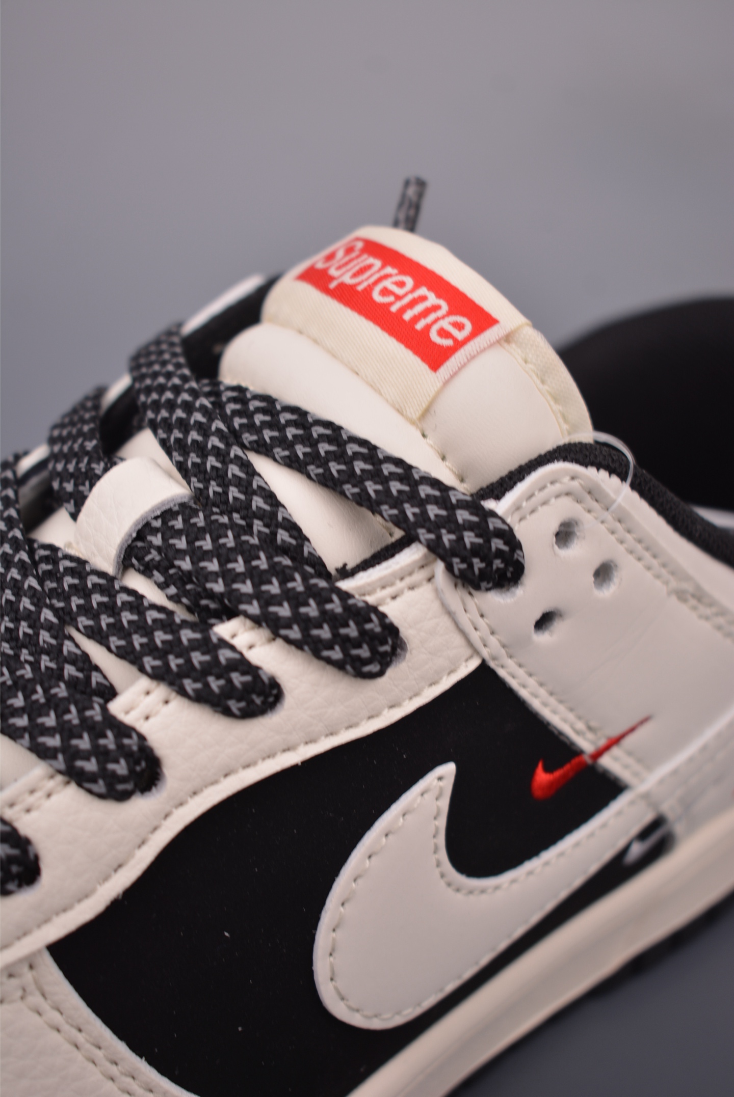 Nike SB Dunk Low Supreme Cream Black Men's Sneakers Shoes Size JP1628-0102722 7 i1759017757856 6239 0 6