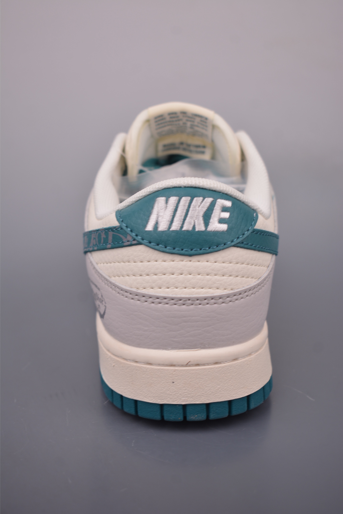 Nike SB Dunk Low Dior Collaboration Premium Leather Sneakers - Limited Edition 5 i1759017907903 8976 0 3