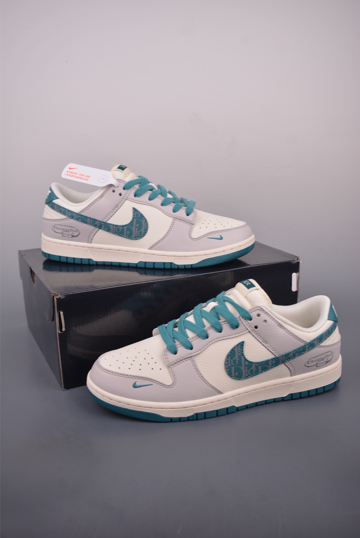 Nike SB Dunk Low Dior Collaboration Premium Leather Sneakers - Limited Edition 6 i1759017916067 4796 0 4