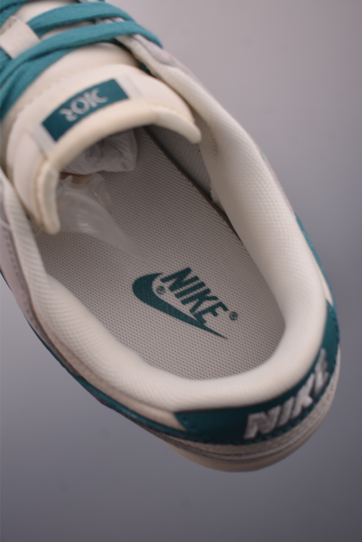 Nike SB Dunk Low Dior Collaboration Premium Leather Sneakers - Limited Edition 10 i1759017916211 8672 0 8