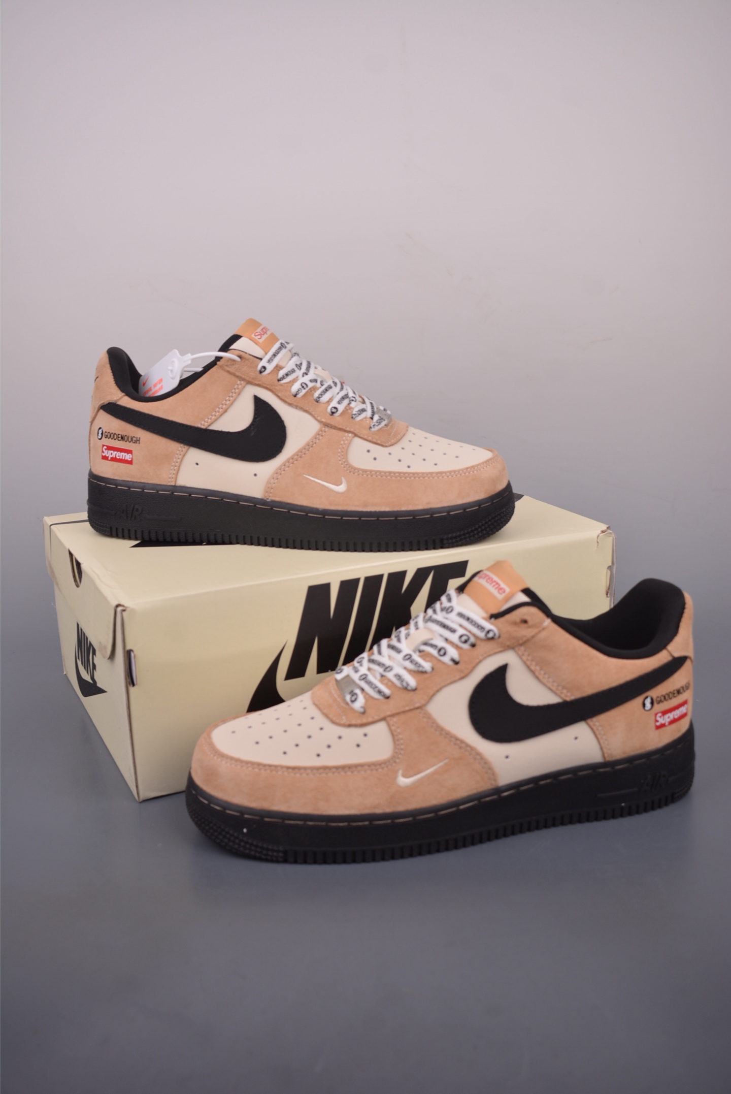 Nike Air Force 1 Low Supreme Collab - Authentic, Comfortable, and Stylish 6 i1759018480242 2204 0 4