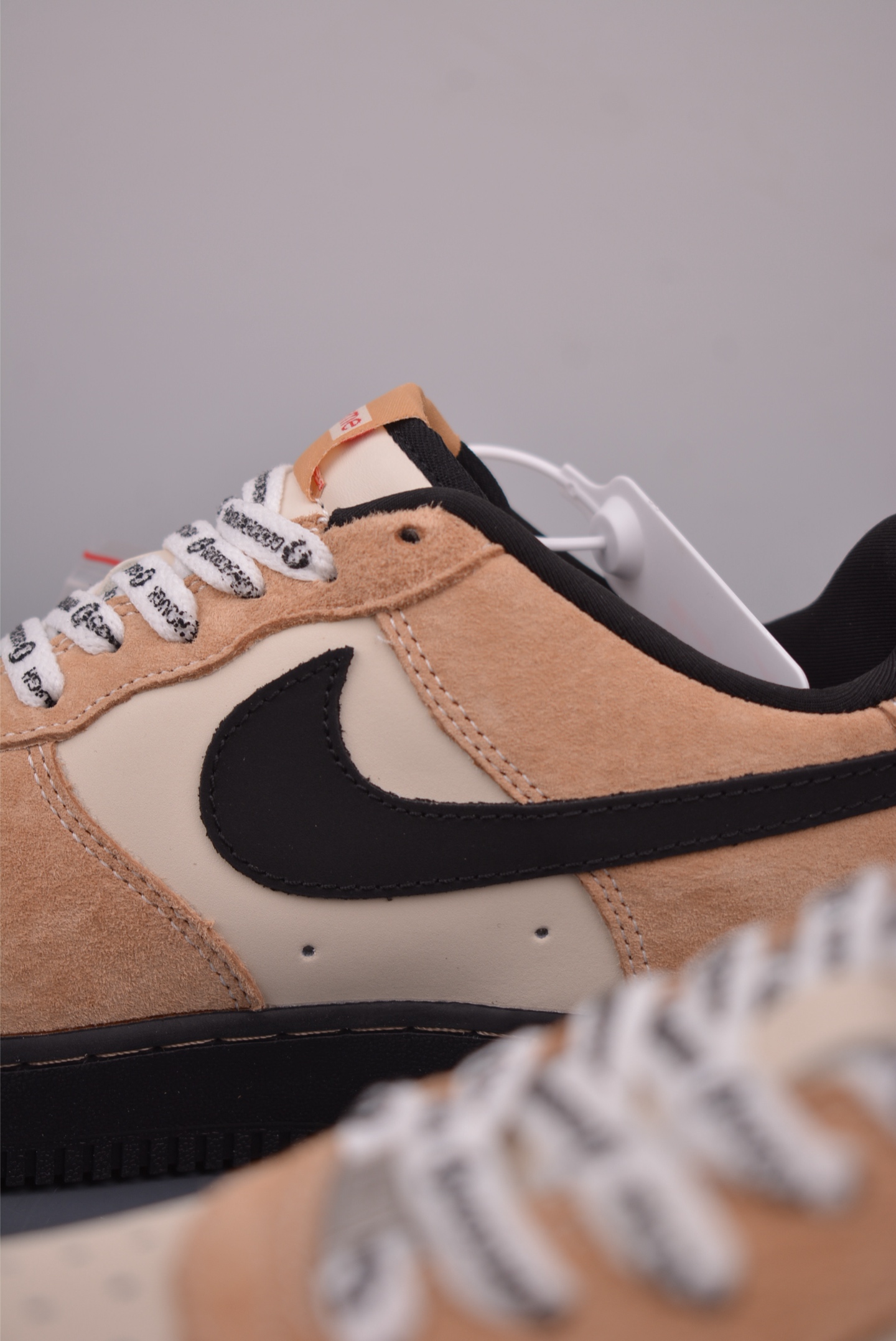 Nike Air Force 1 Low Supreme Collab - Authentic, Comfortable, and Stylish 9 i1759018482084 6650 0 7