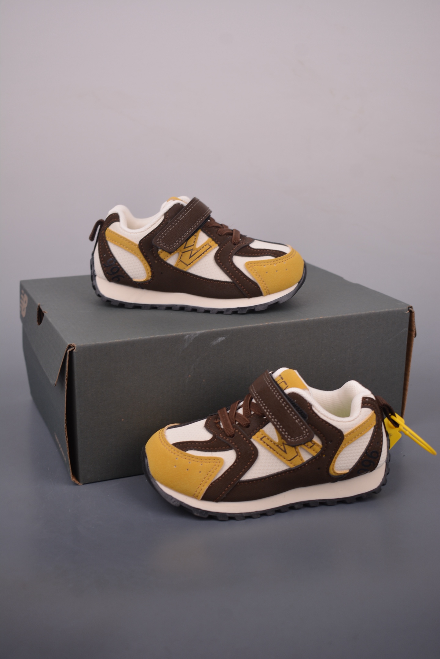 New Balance NB996 Kids' Sneakers - Comfortable & Stylish Running Shoes 4 i1759019922706 1249 0 3