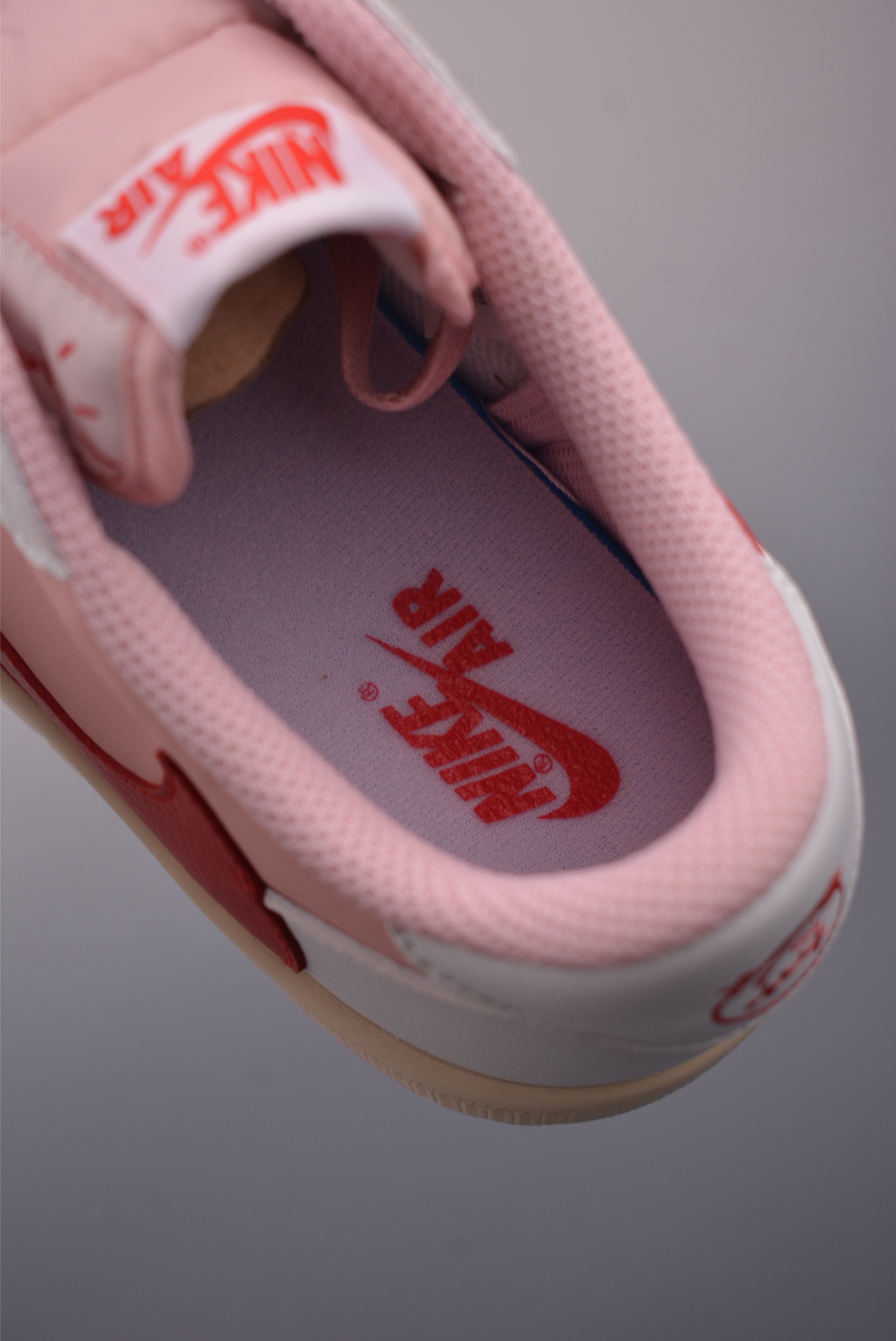 Fragment x Travis Scott x Air Jordan 1 Low Pink/Red Sneakers 10 i1759020305783 1737 0 8