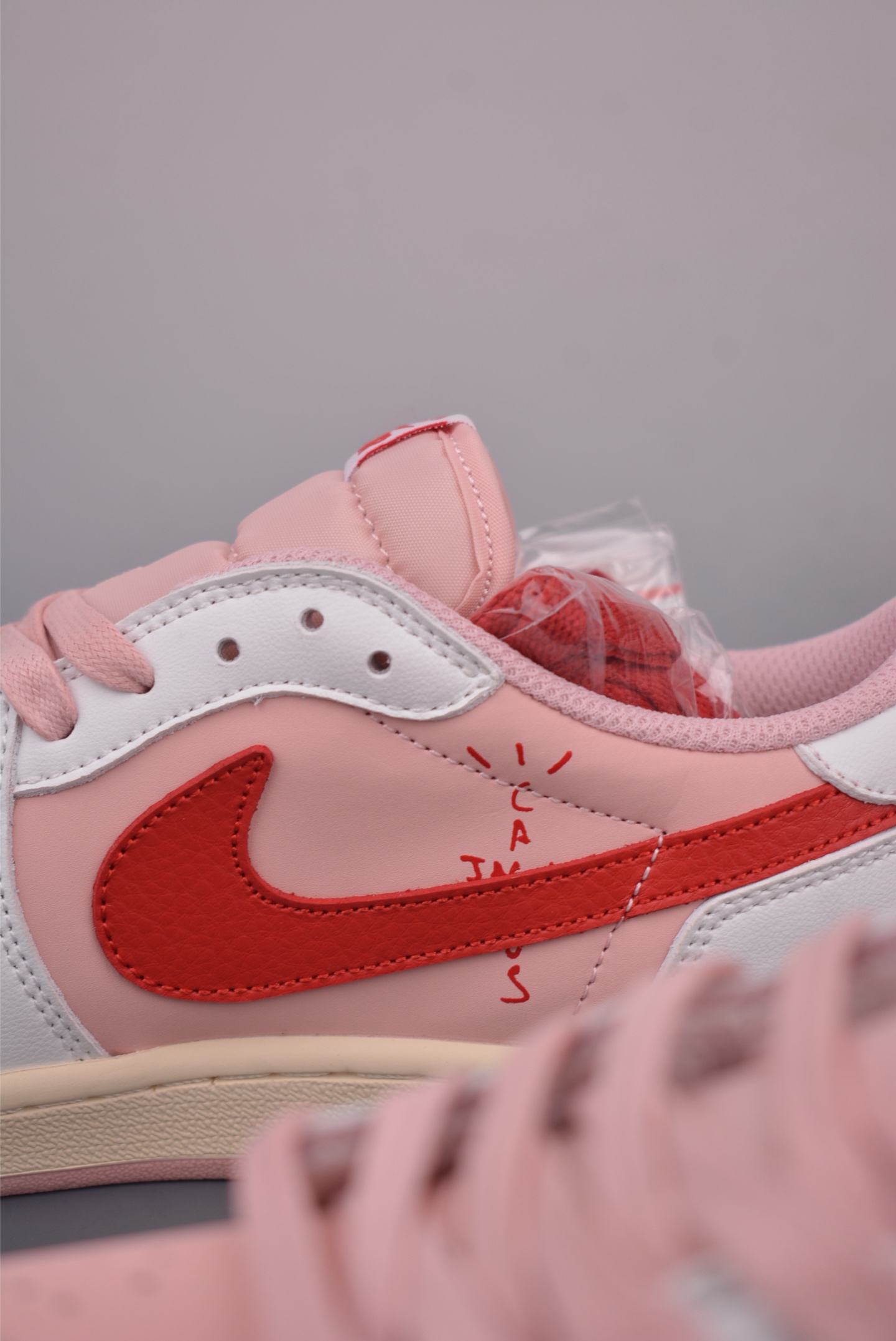 Fragment x Travis Scott x Air Jordan 1 Low Pink/Red Sneakers 9 i1759020305783 3001 0 7