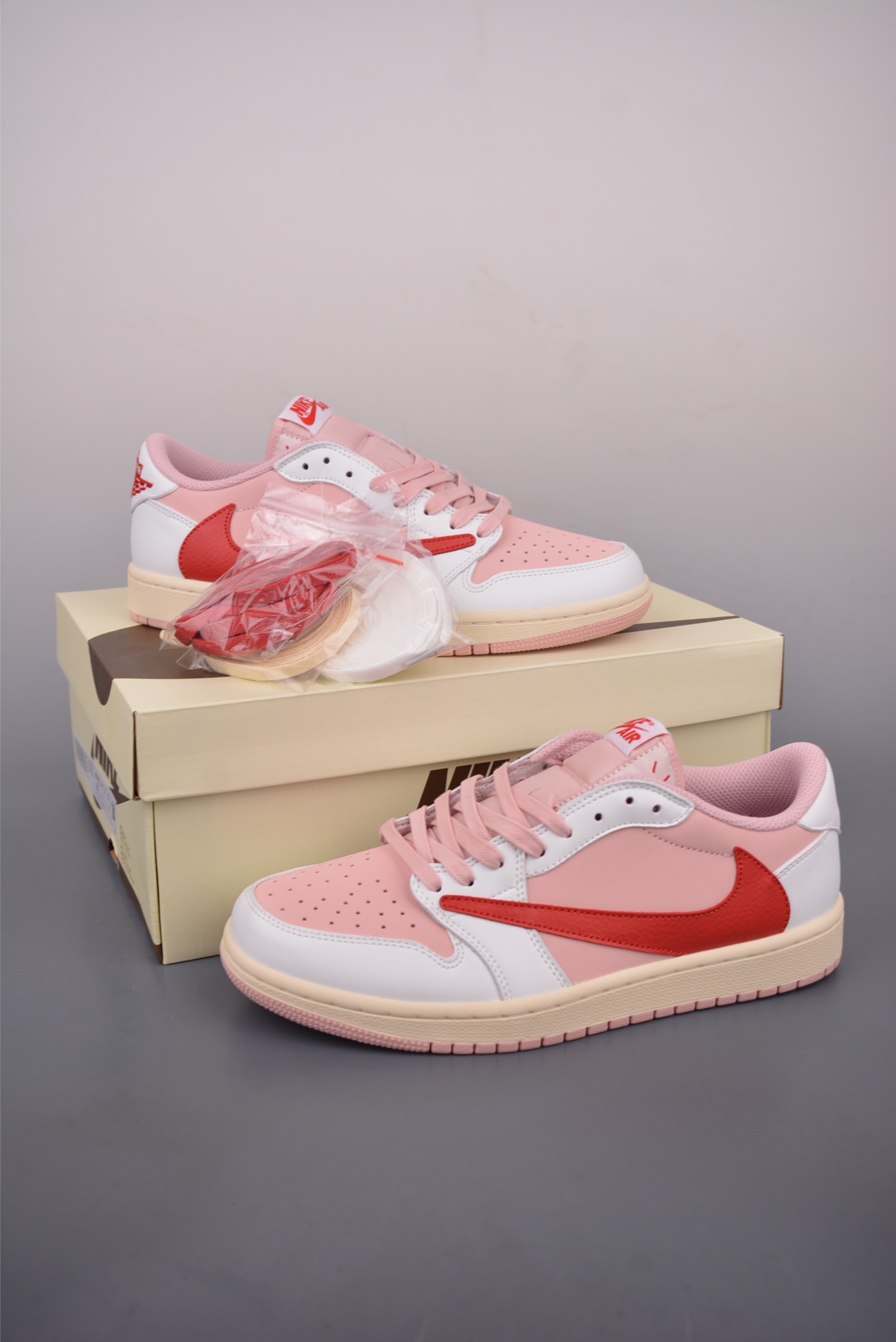 Fragment x Travis Scott x Air Jordan 1 Low Pink/Red Sneakers 6 i1759020307272 3447 0 4
