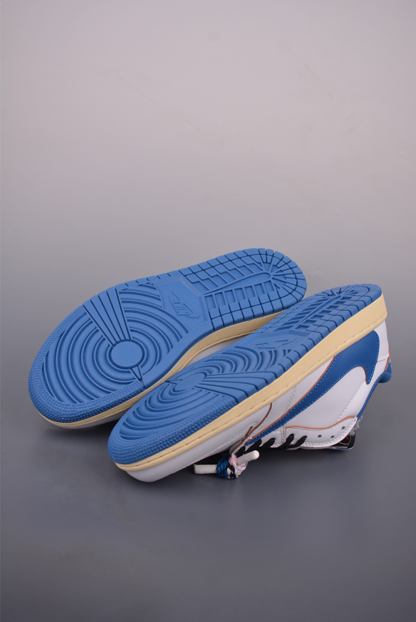Fragment x Travis Scott x Air Jordan 1 Low Sneakers - White/Blue Collaboration 3 i1759020329210 4585 0 2