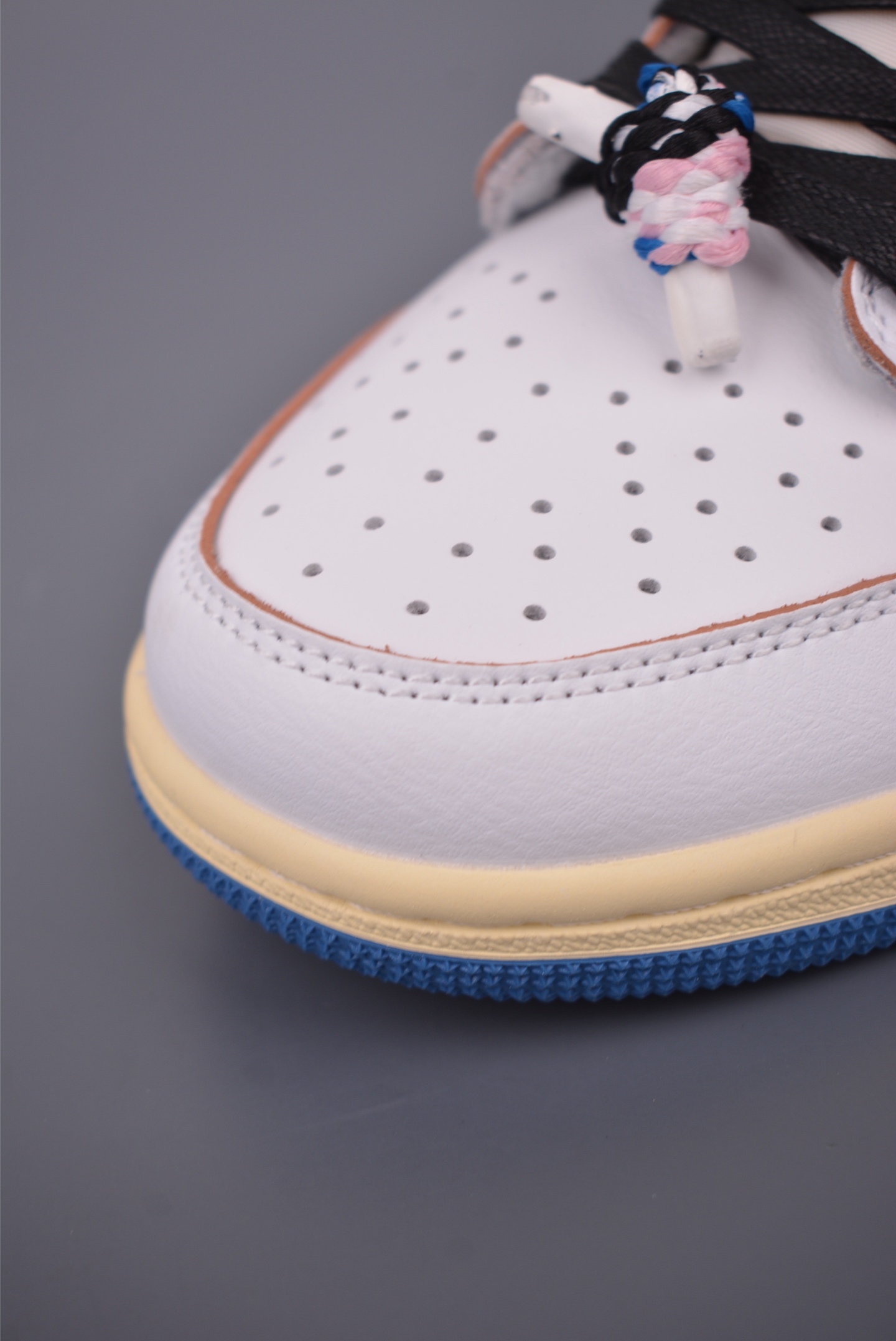 Fragment x Travis Scott x Air Jordan 1 Low Sneakers - White/Blue Collaboration 6 i1759020329266 4815 0 5