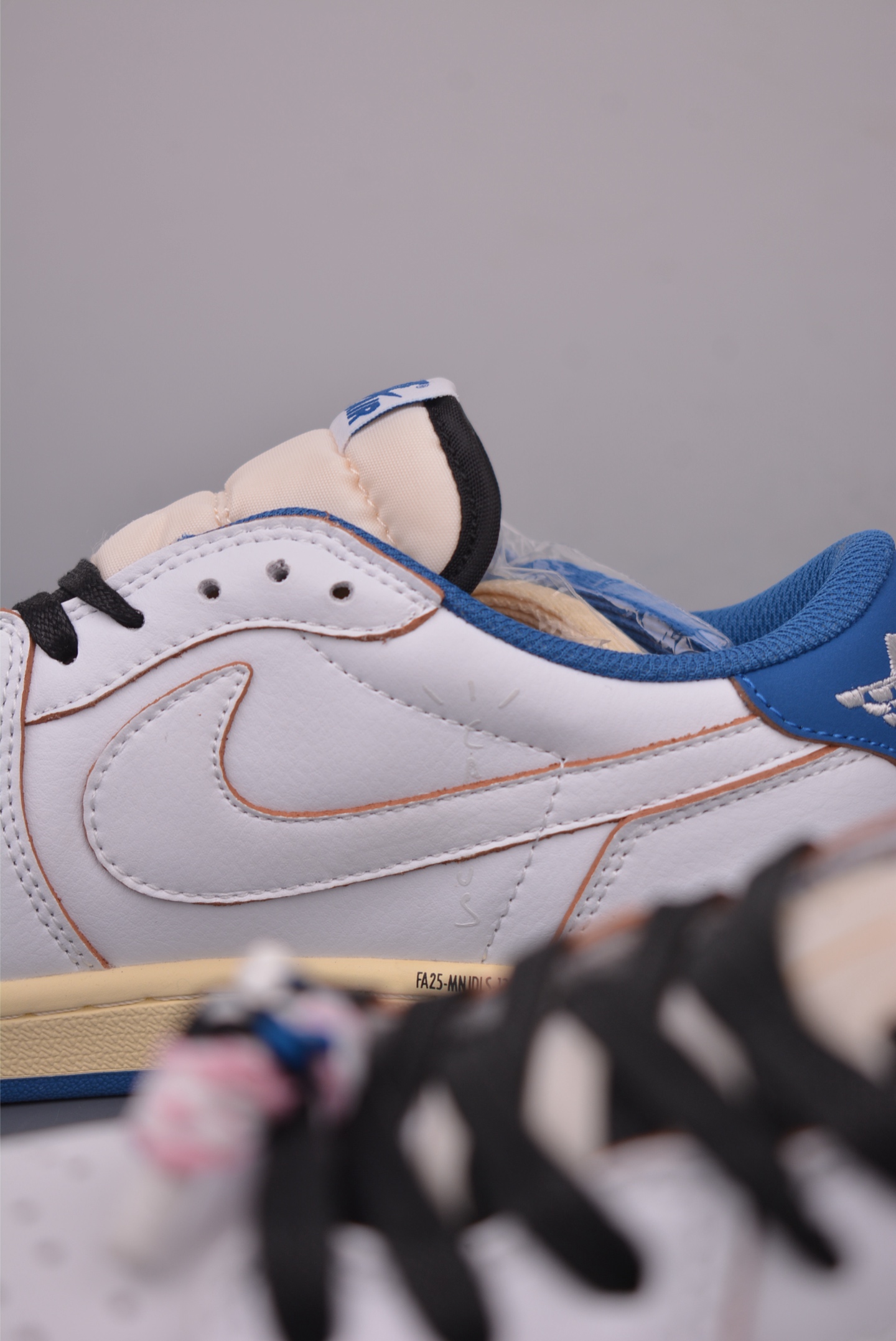 Fragment x Travis Scott x Air Jordan 1 Low Sneakers - White/Blue Collaboration 8 i1759020331148 370 0 7