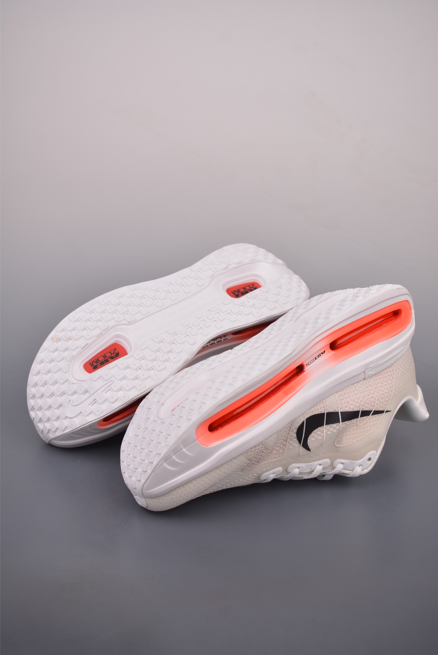 Nike Vomero Premium Air Cushion Running Shoes - Comfortable & Stylish 3 i1759021243528 7083 0 2