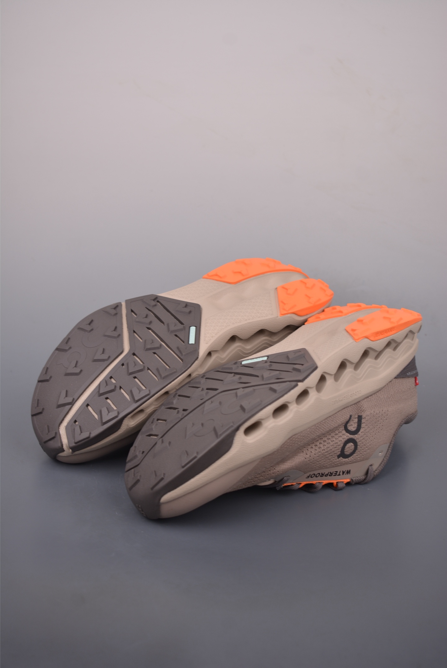 180 On昂跑 Cloudsurfer Trail 2 户外街头机能风跑步鞋 3ME10134323-Chinese UA Cheap High Quatity Brand Clothes Bags handbags Sneakers wholesale wholesaler seller from China Factory suppliers Fashion Clothing Shoes best Quality Beautiful Price 180 On昂跑 Cloudsurfer Trail 2 户外街头机能风跑步鞋 3ME10134323