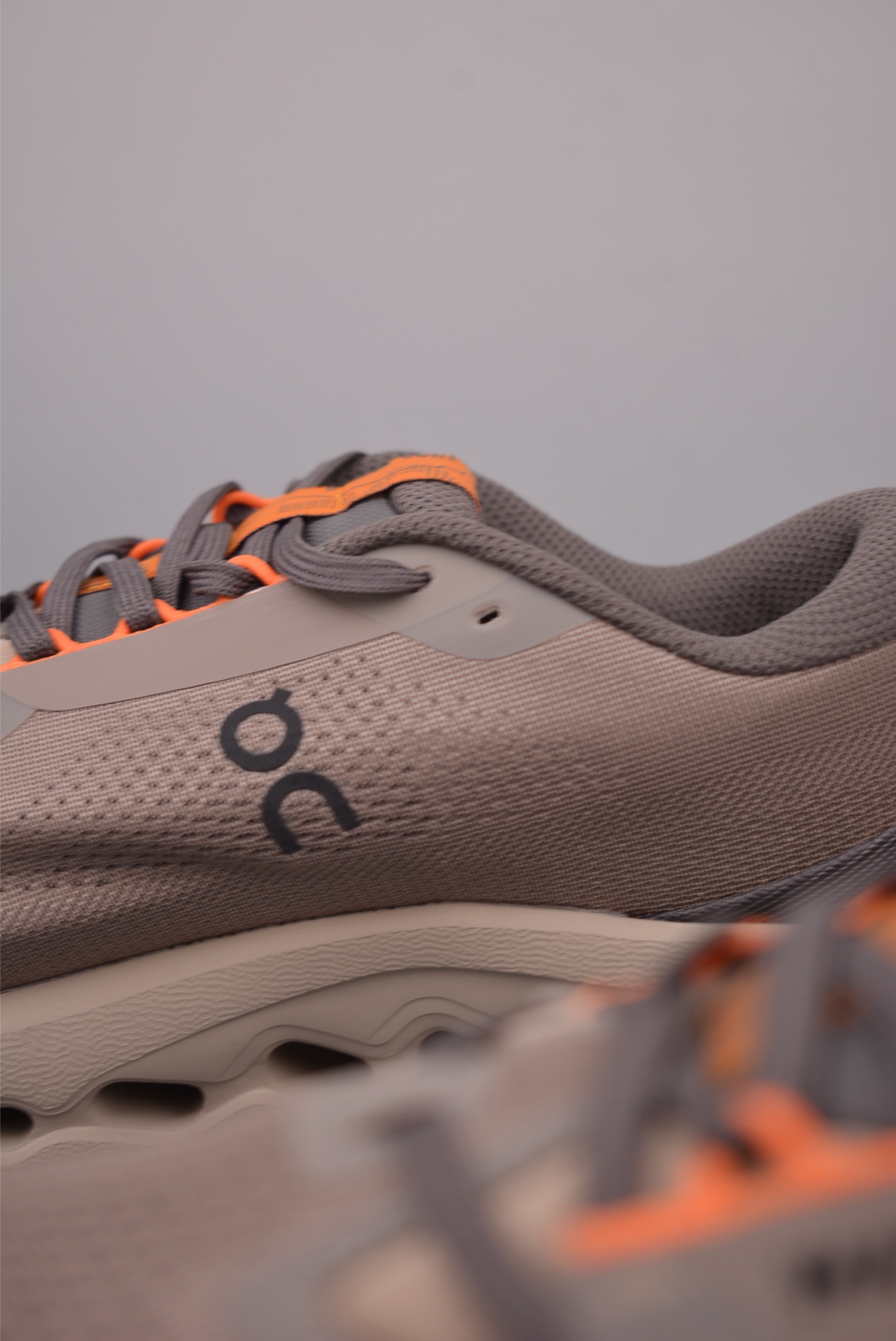 180 On昂跑 Cloudsurfer Trail 2 户外街头机能风跑步鞋 3ME10134323-Chinese UA Cheap High Quatity Brand Clothes Bags handbags Sneakers wholesale wholesaler seller from China Factory suppliers Fashion Clothing Shoes best Quality Beautiful Price 180 On昂跑 Cloudsurfer Trail 2 户外街头机能风跑步鞋 3ME10134323