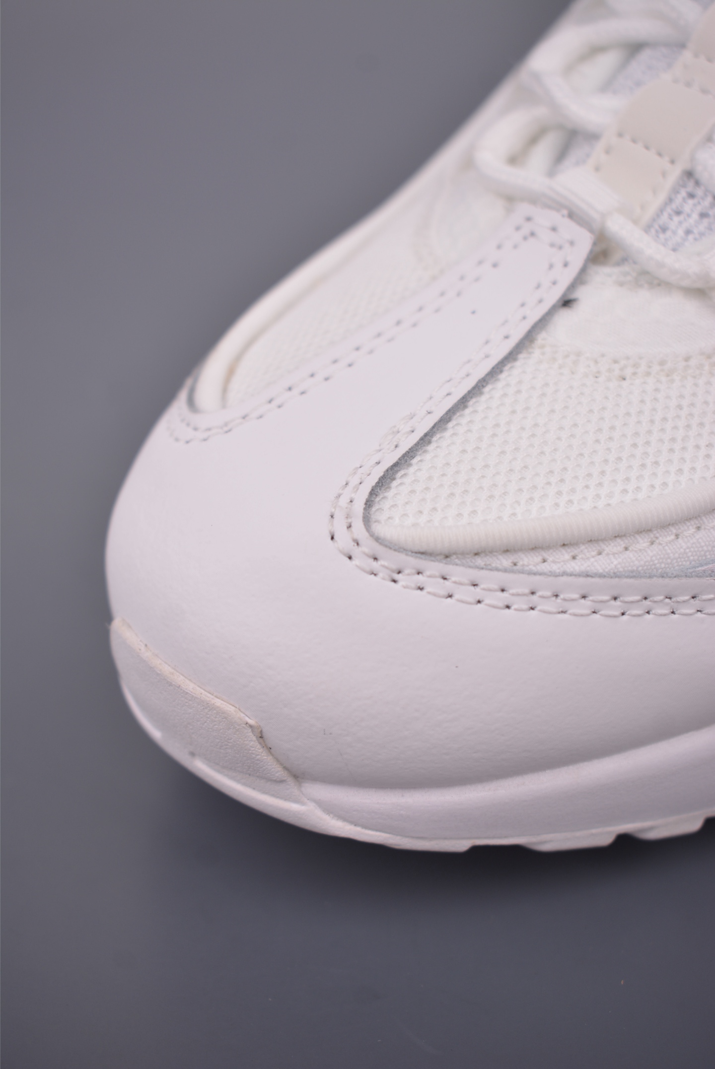 Nike Air Max 95: Iconic Design, Ultimate Comfort, All-White Edition 6 i1759105797729 8639 0 5