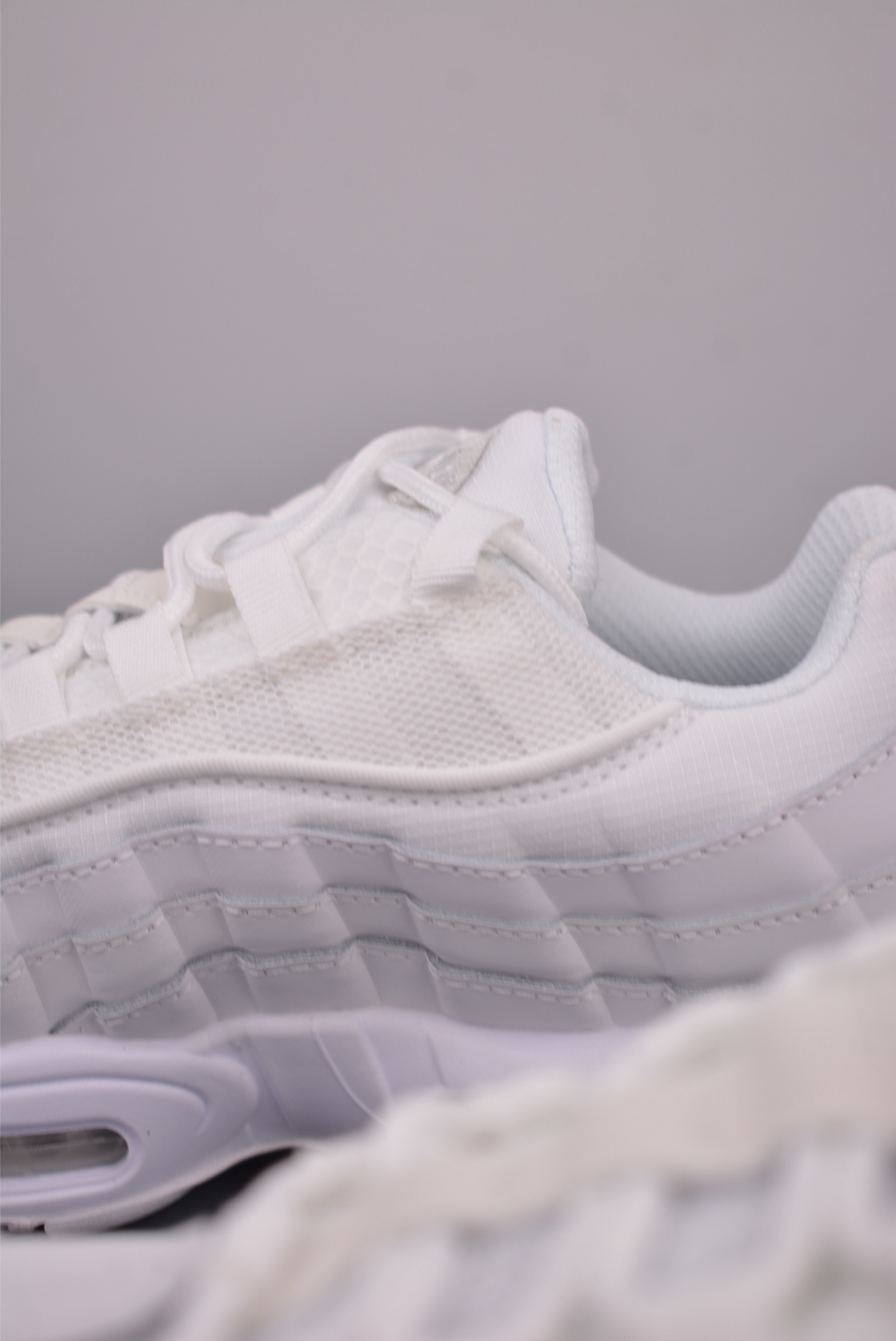 Nike Air Max 95: Iconic Design, Ultimate Comfort, All-White Edition 8 i1759105799607 5044 0 7