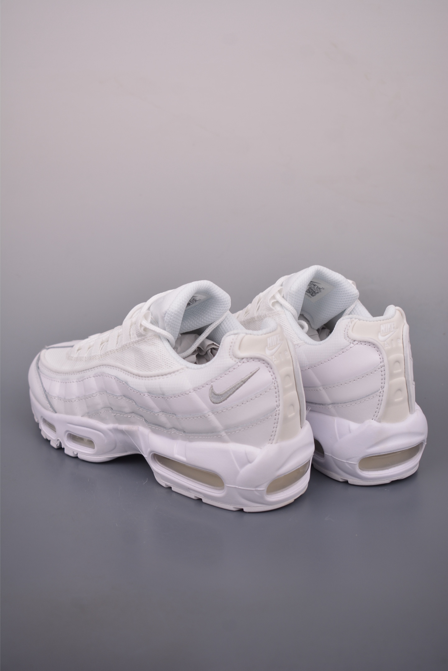 Nike Air Max 95: Iconic Design, Ultimate Comfort, All-White Edition 2 i1759105799649 9756 0 1
