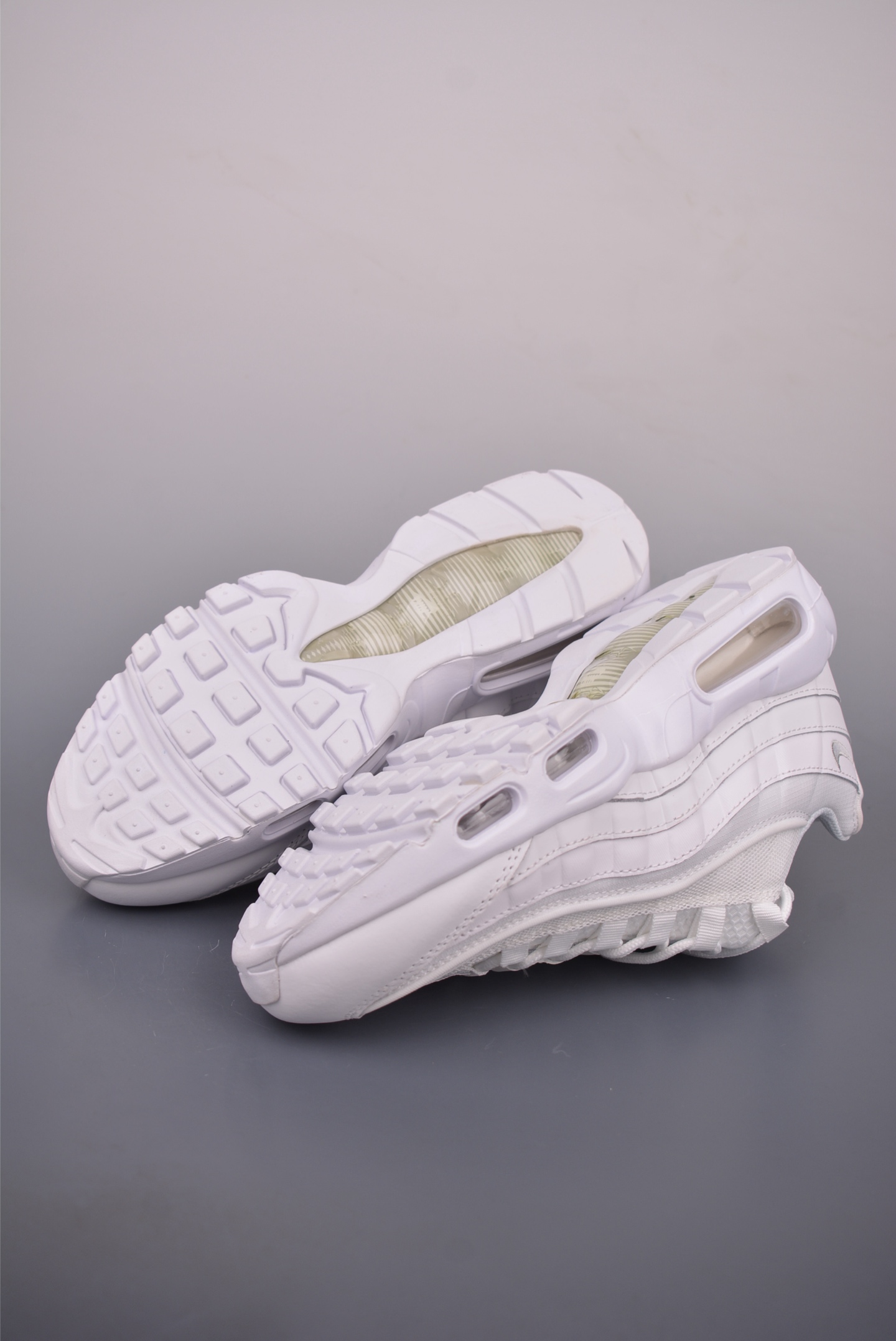 Nike Air Max 95: Iconic Design, Ultimate Comfort, All-White Edition 3 i1759105799656 9170 0 2