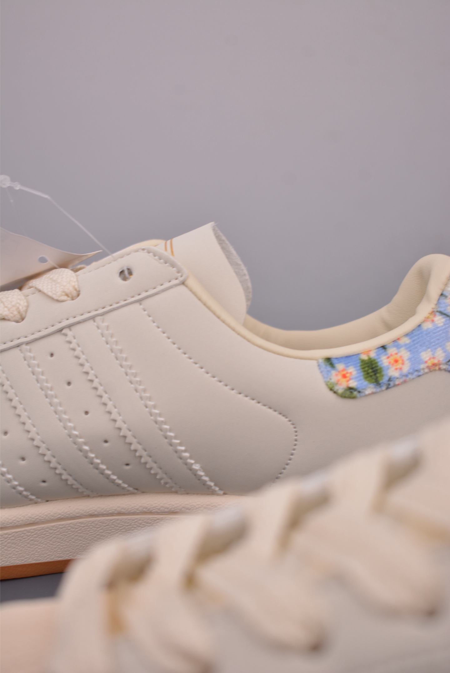 Adidas Originals Superstar Women's White Leather Floral Accent Sneakers 9 i1759105843512 6690 0 7