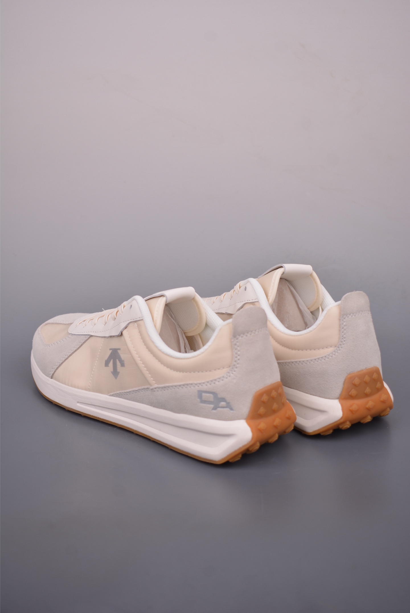 Descente CHRON TRAINER Retro Patchwork Fashion Sneakers - Comfortable & Stylish 3 i1759106245077 1530 0 1