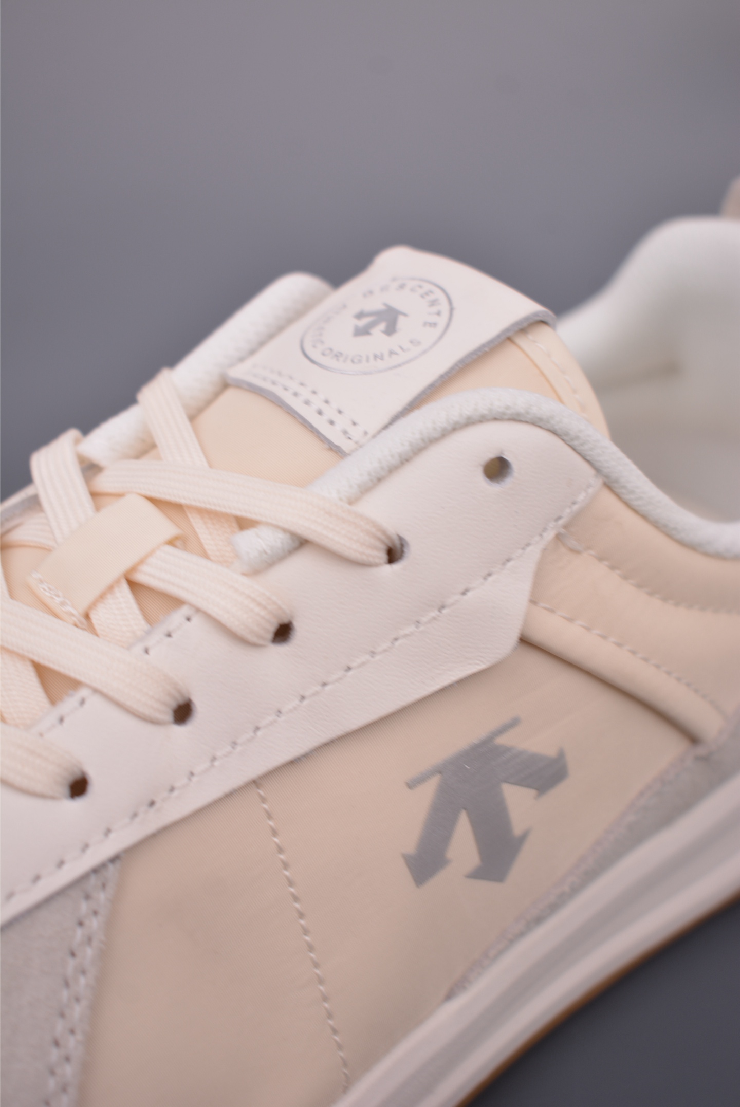 Descente CHRON TRAINER Retro Patchwork Fashion Sneakers - Comfortable & Stylish 8 i1759106245100 8362 0 6