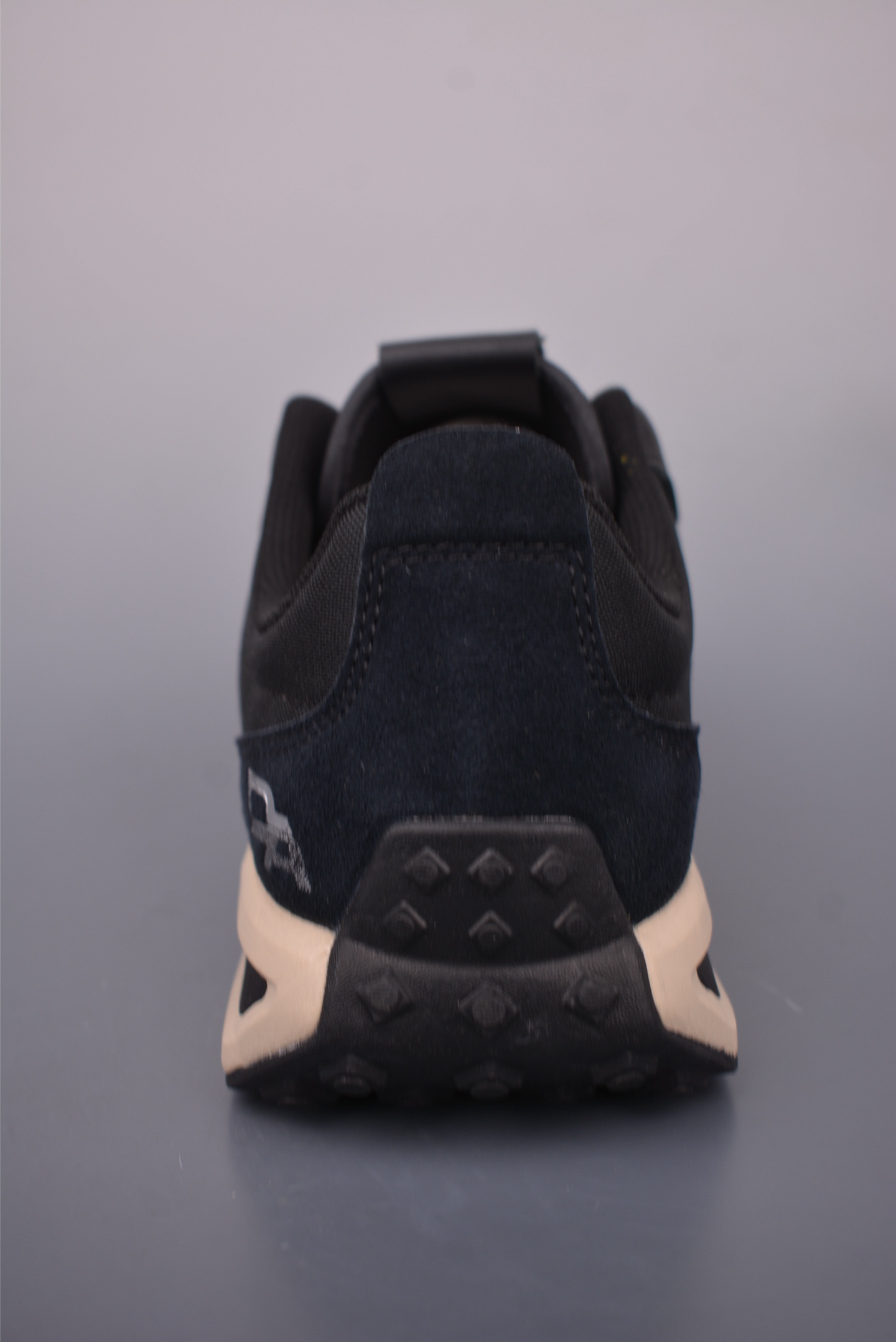 Descente CHRON TRAINER Retro Sneakers - Stylish, Comfortable, and Versatile 4 i1759106286744 5120 0 3