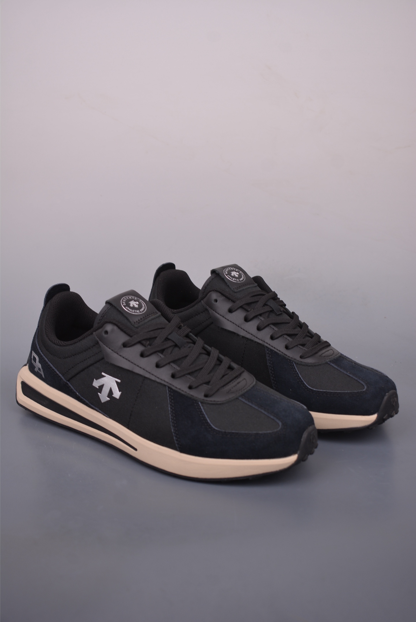Descente CHRON TRAINER Retro Sneakers - Stylish, Comfortable, and Versatile 1 i1759106286763 4227 0 0