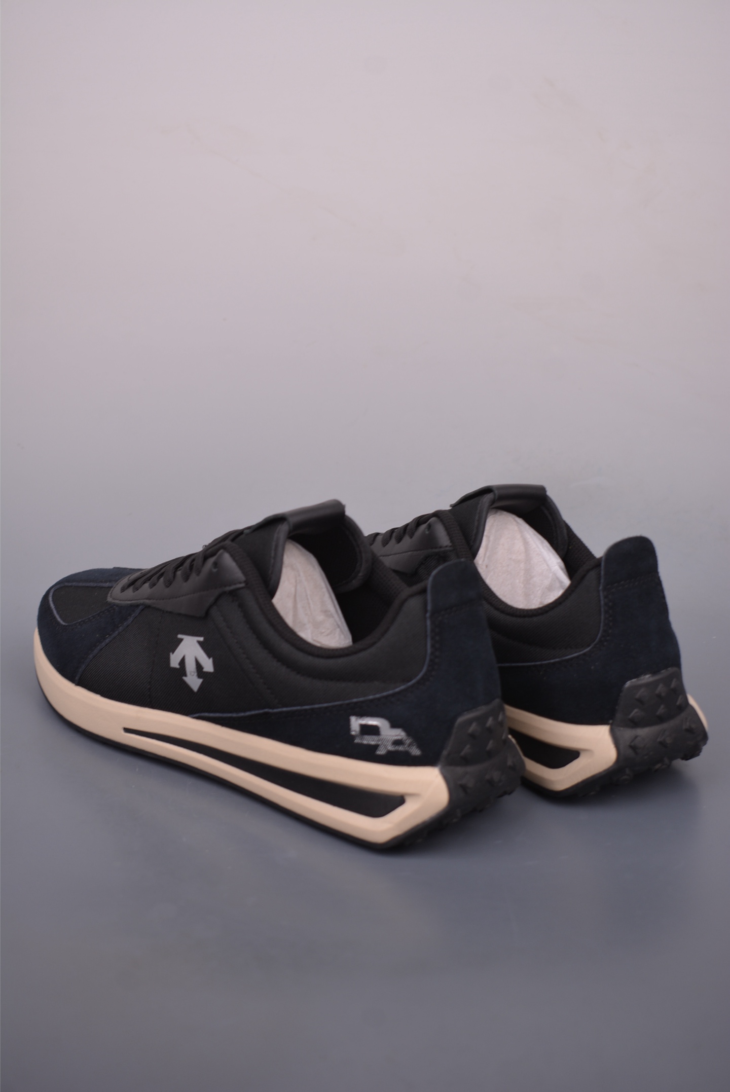 Descente CHRON TRAINER Retro Sneakers - Stylish, Comfortable, and Versatile 2 i1759106288447 1267 0 1