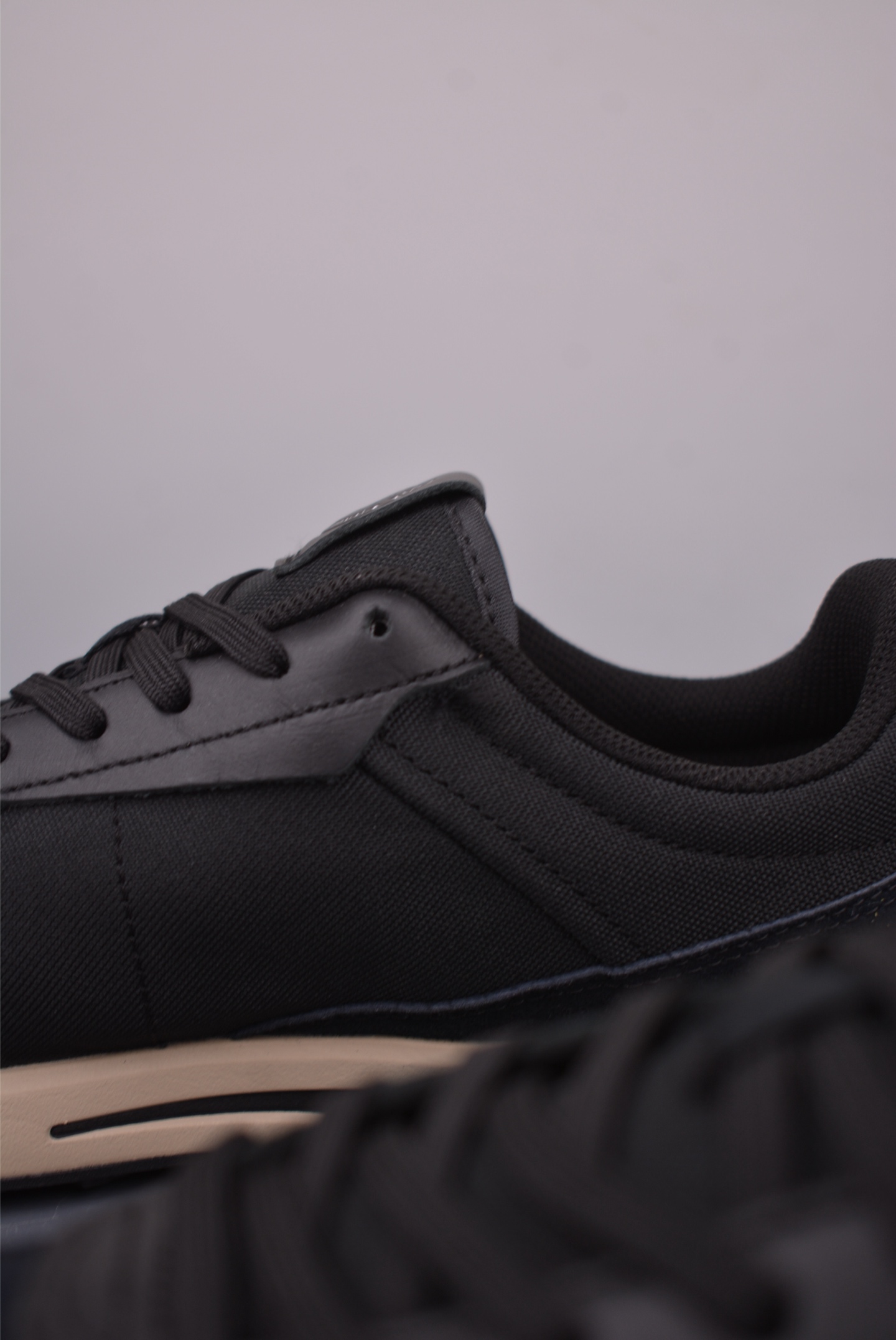 Descente CHRON TRAINER Retro Sneakers - Stylish, Comfortable, and Versatile 8 i1759106288481 8946 0 7