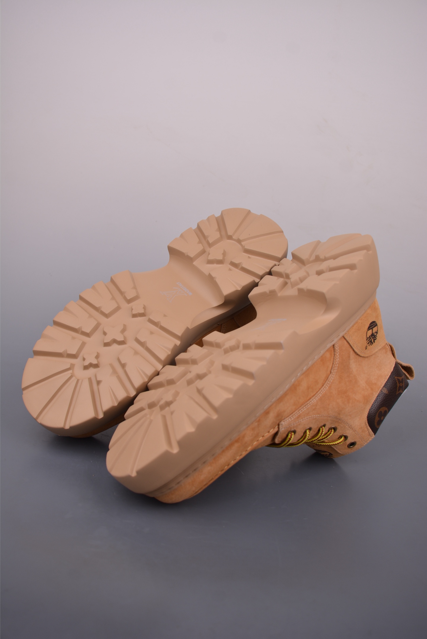 LV x Timberland Collaboration: Premium Suede Leather Lace-Up Ankle Boots 4 i1759106539686 5722 0 2