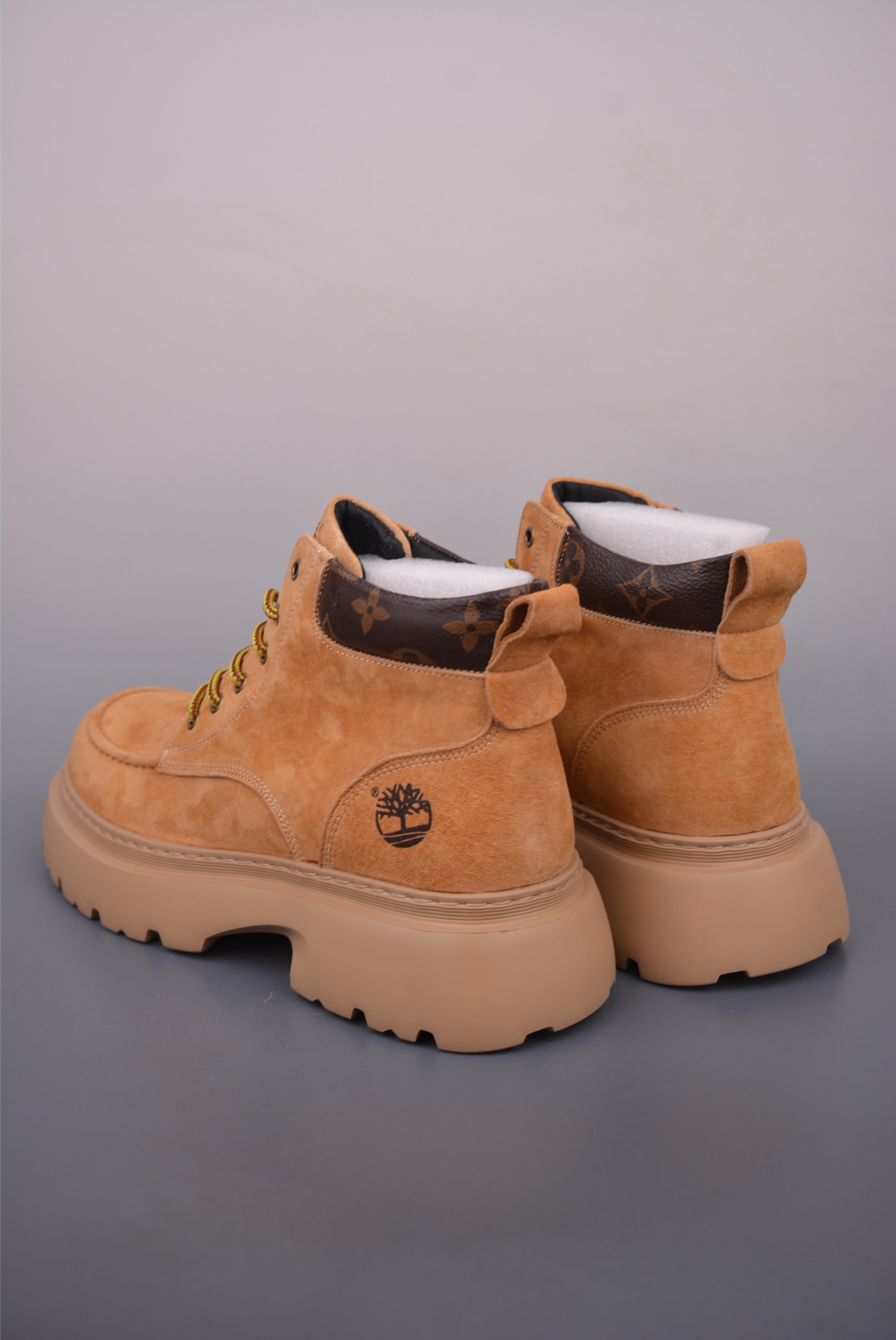 LV x Timberland Collaboration: Premium Suede Leather Lace-Up Ankle Boots 3 i1759106541632 8602 0 1