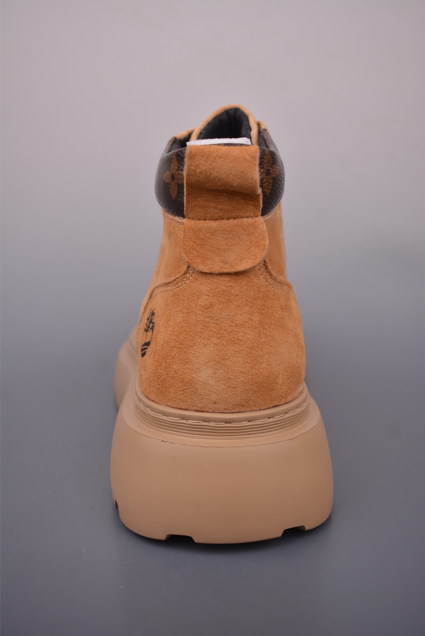 LV x Timberland Collaboration: Premium Suede Leather Lace-Up Ankle Boots 5 i1759106541637 7385 0 3