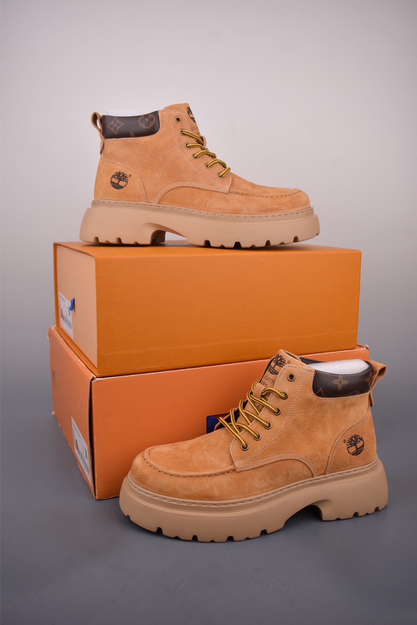 LV x Timberland Collaboration: Premium Suede Leather Lace-Up Ankle Boots 6 i1759106541741 1038 0 4