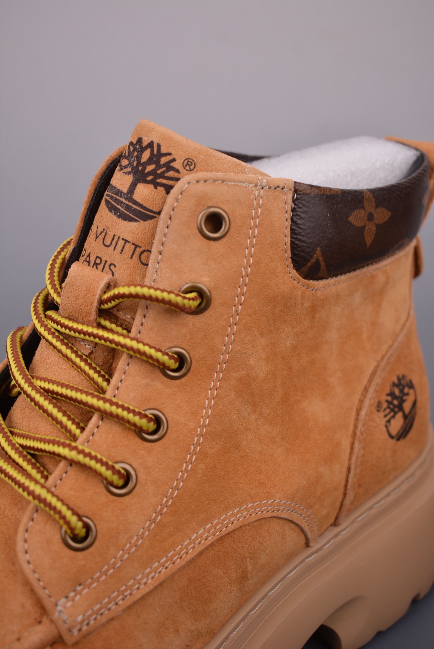 LV x Timberland Collaboration: Premium Suede Leather Lace-Up Ankle Boots 8 i1759106541775 9378 0 6