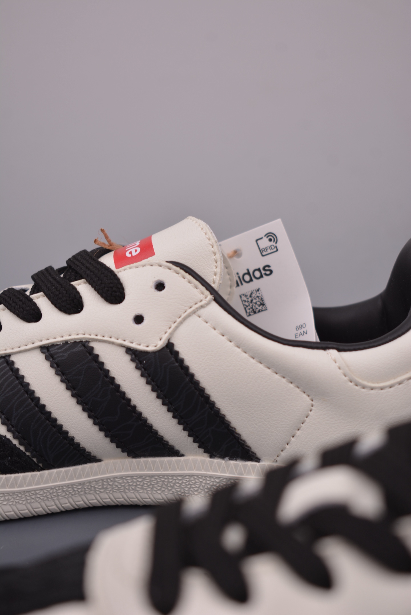Adidas x Supreme Samba OG DIY Retro Sneakers - Comfortable & Stylish 9 i1759106756892 653 0 7