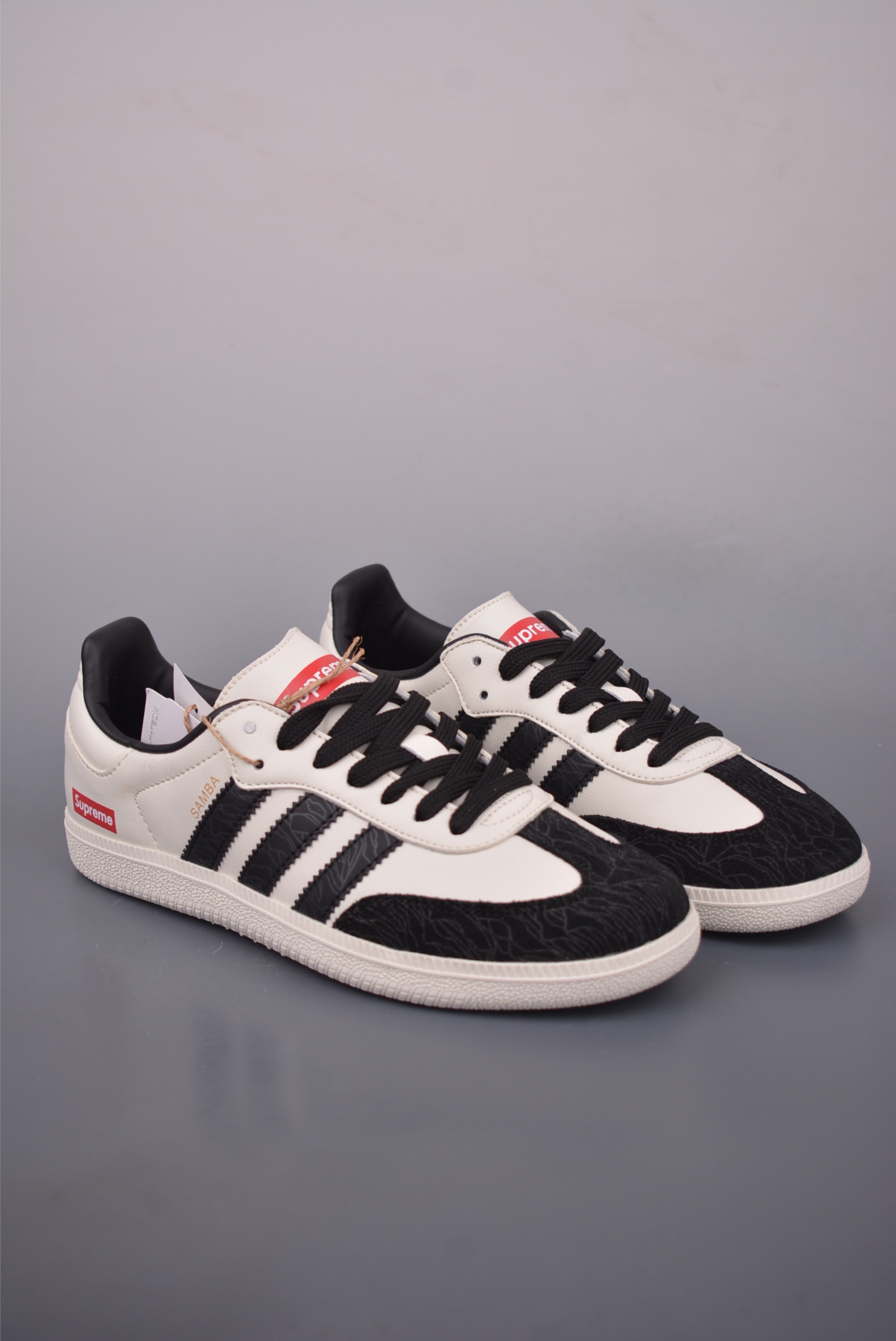 Adidas x Supreme Samba OG DIY Retro Sneakers - Comfortable & Stylish 2 i1759106758604 6832 0 0