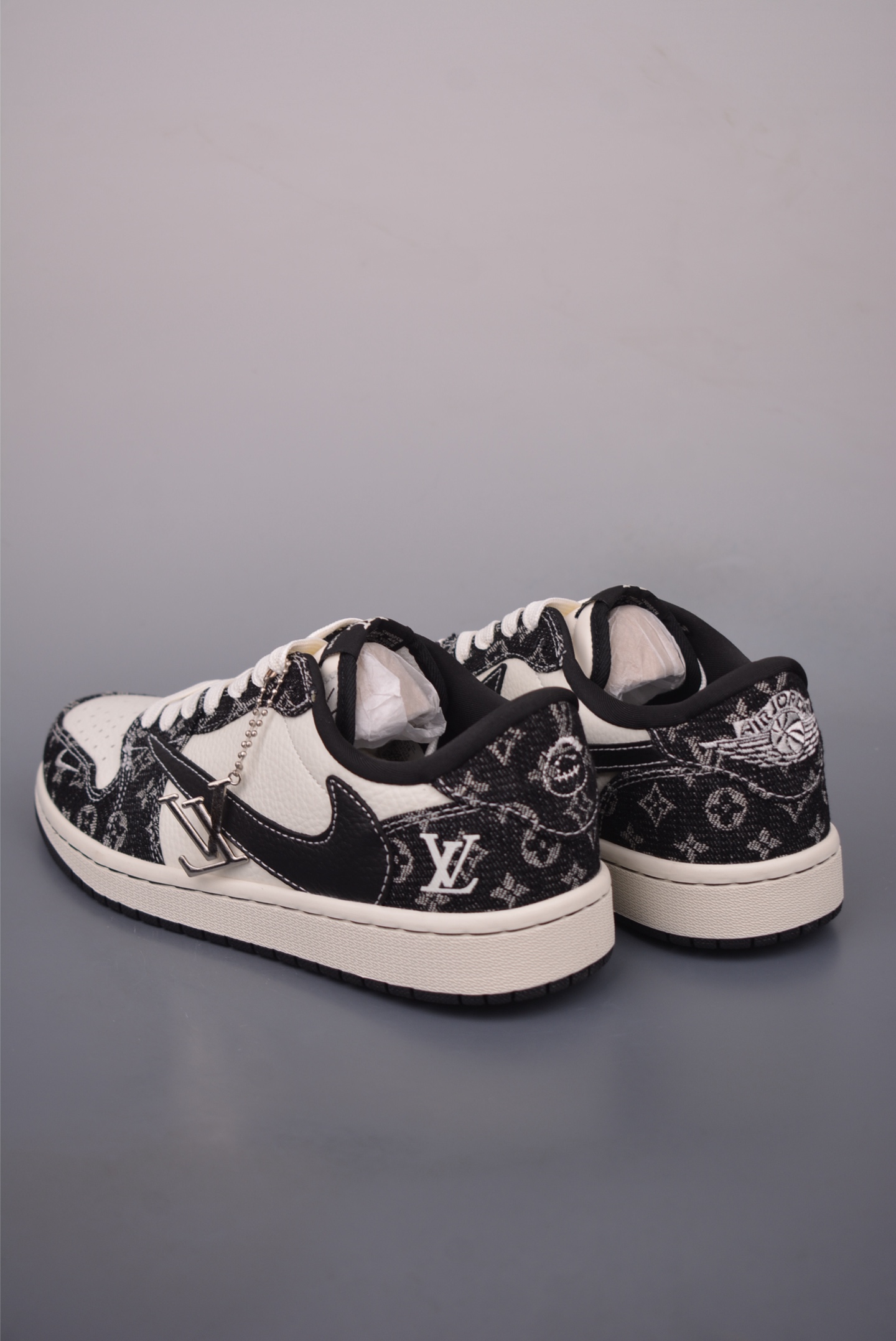 Fragment Travis Scott Louis Vuitton Air Jordan 1 Low - Black Toe Design 3 i1759106892345 2772 0 2