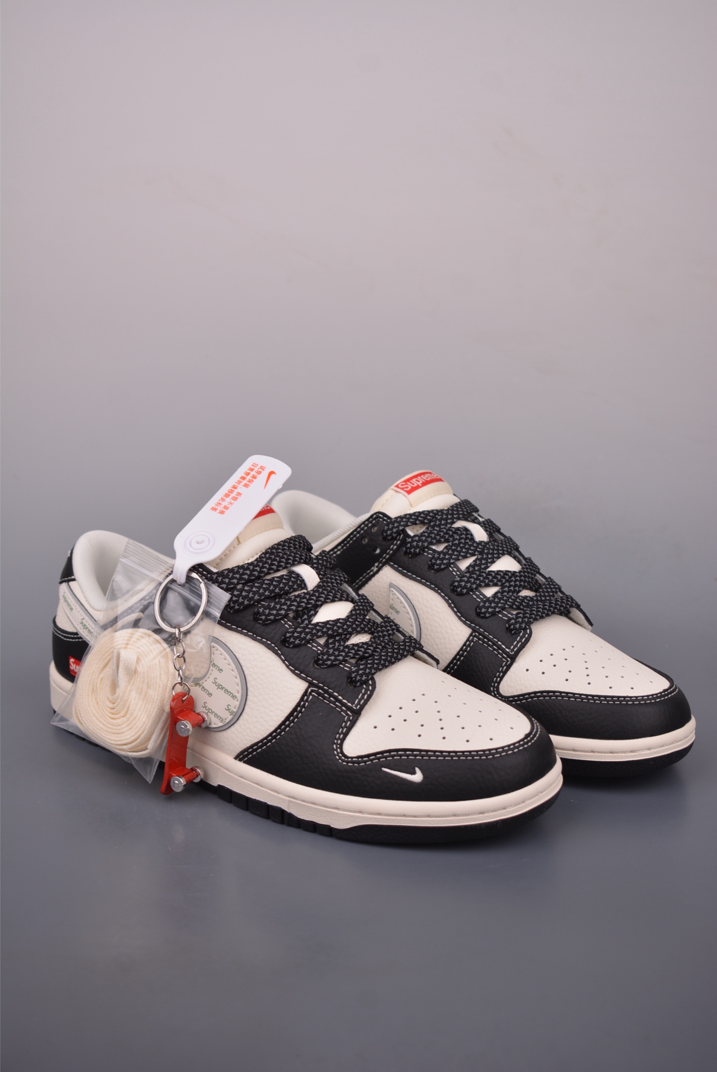 Nike SB Dunk Low Supreme Collab: Durable Leather, Superior Comfort, Sizes 36-45 1 i1759107035350 7445 0 0
