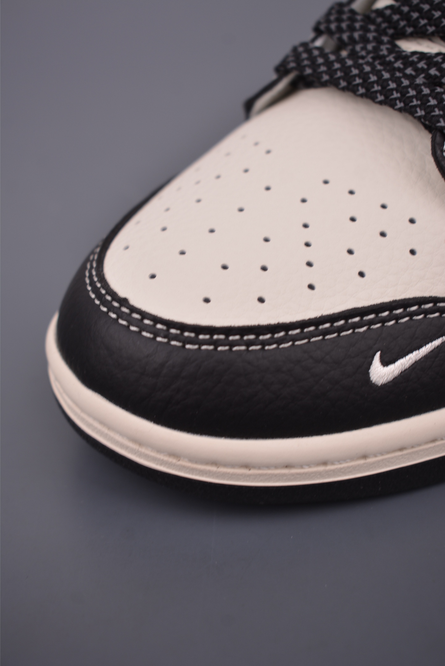 Nike SB Dunk Low Supreme Collab: Durable Leather, Superior Comfort, Sizes 36-45 6 i1759107037195 940 0 5