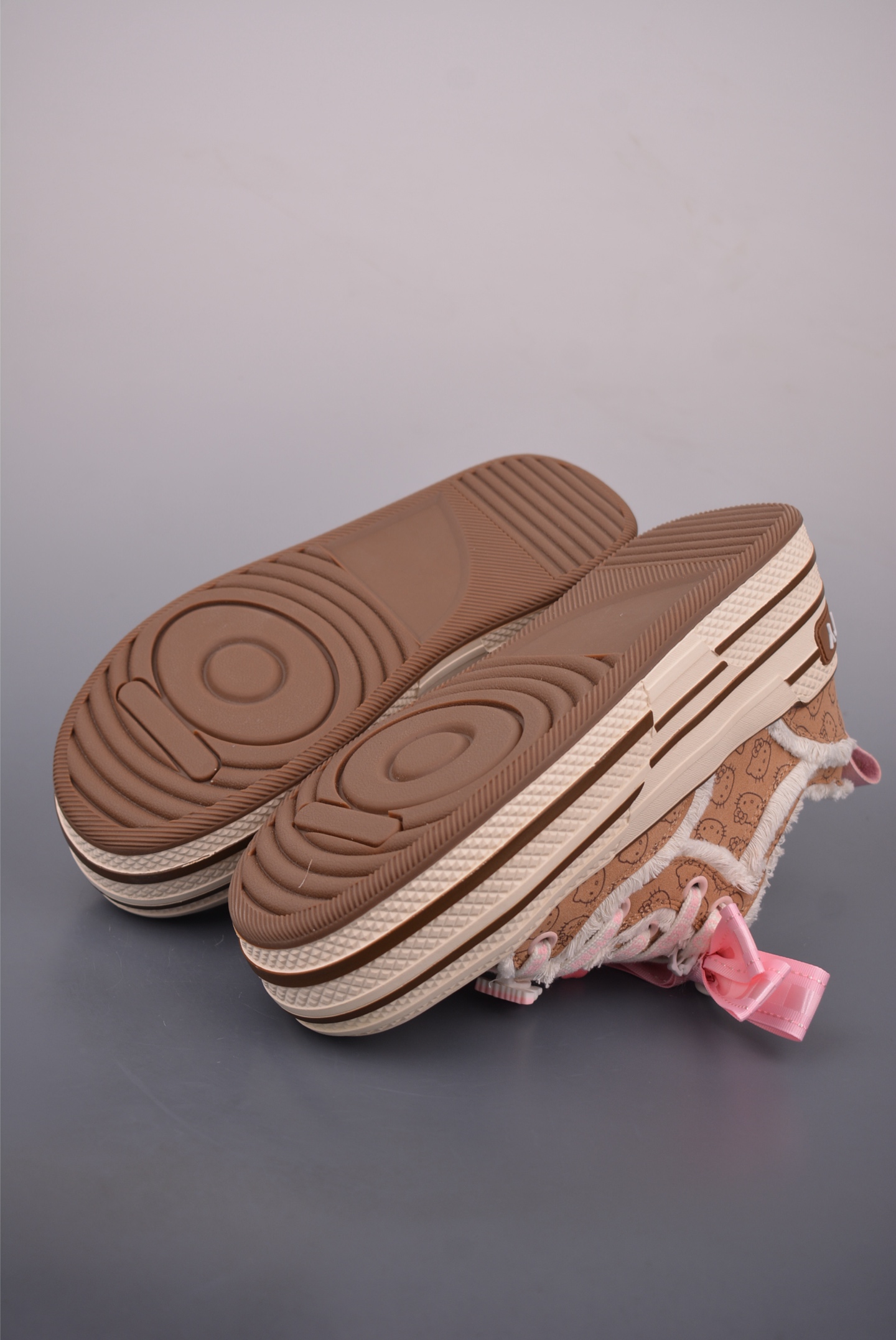 Sanrio x Old Order Hello Kitty Canvas Sneakers - Height Increasing, Durable 4 i1759108094852 2702 0 2
