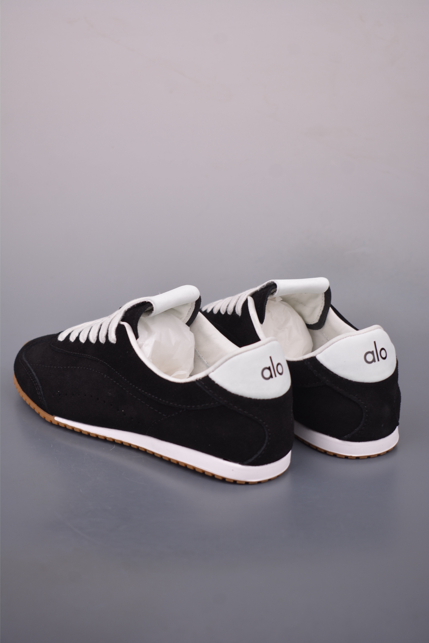 ALO Sunset Sneaker - Comfortable, Versatile Low-Top Running Shoes for Women 3 i1759187635183 783 0 1