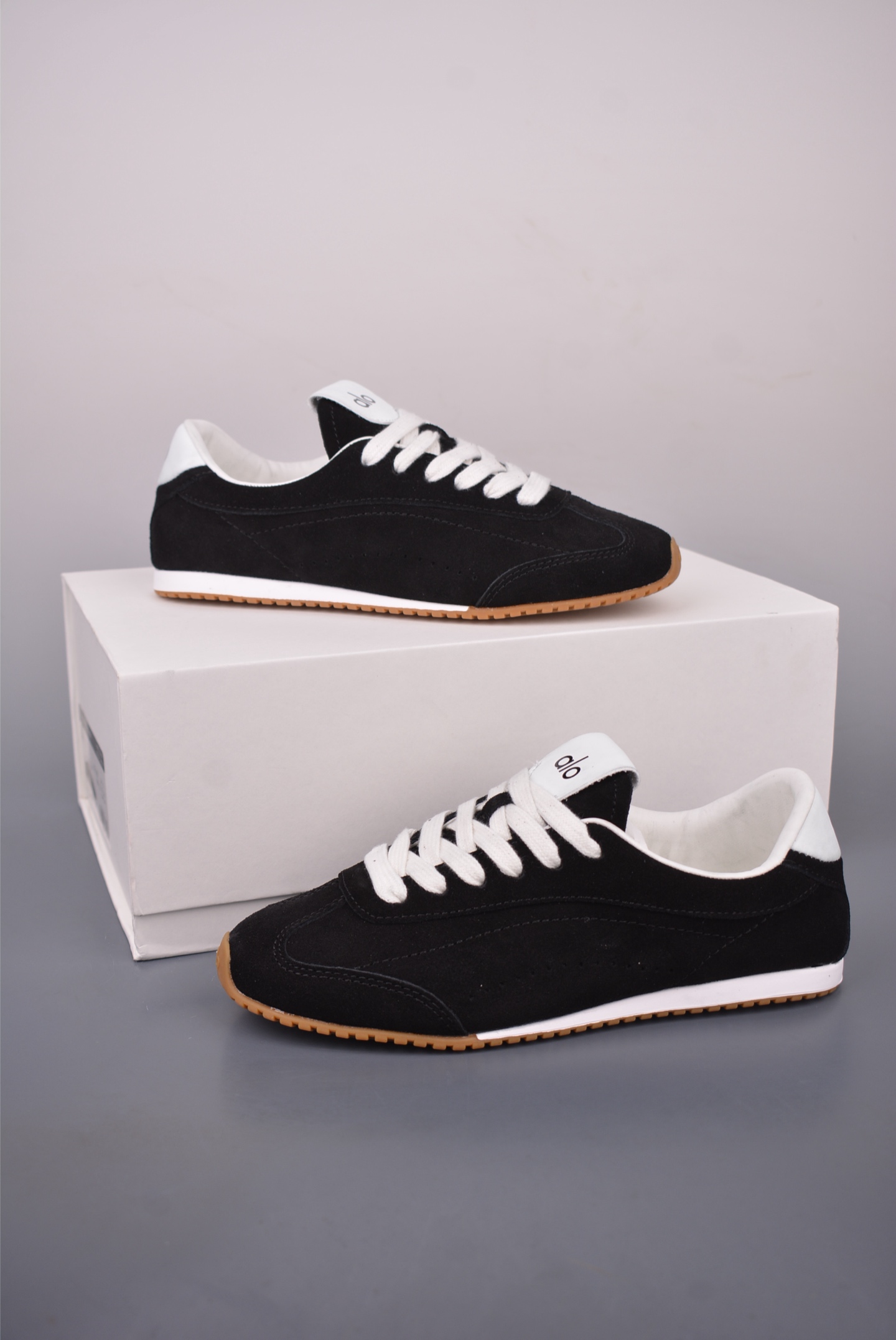 ALO Sunset Sneaker - Comfortable, Versatile Low-Top Running Shoes for Women 6 i1759187635218 6465 0 4