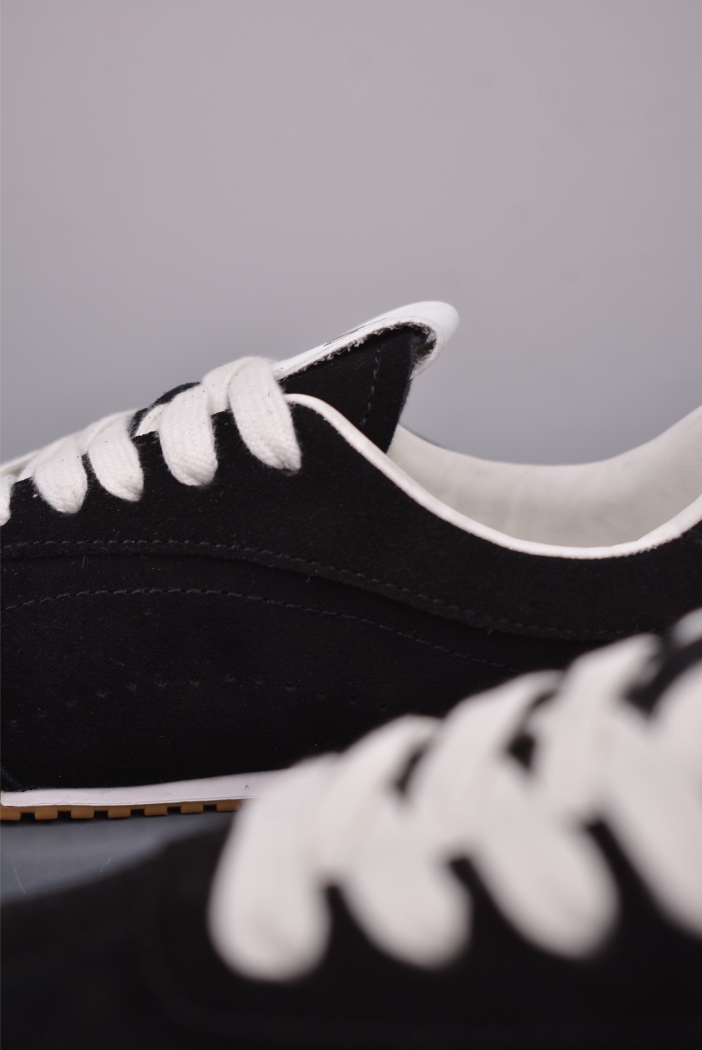 ALO Sunset Sneaker - Comfortable, Versatile Low-Top Running Shoes for Women 9 i1759187636924 6711 0 7