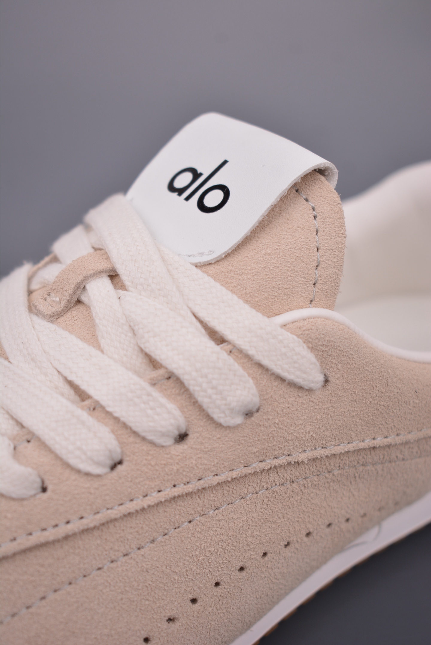 Alo Sunset Sneaker: Comfortable, Versatile, and Breathable Running Shoes 7 i1759187658780 5530 0 6