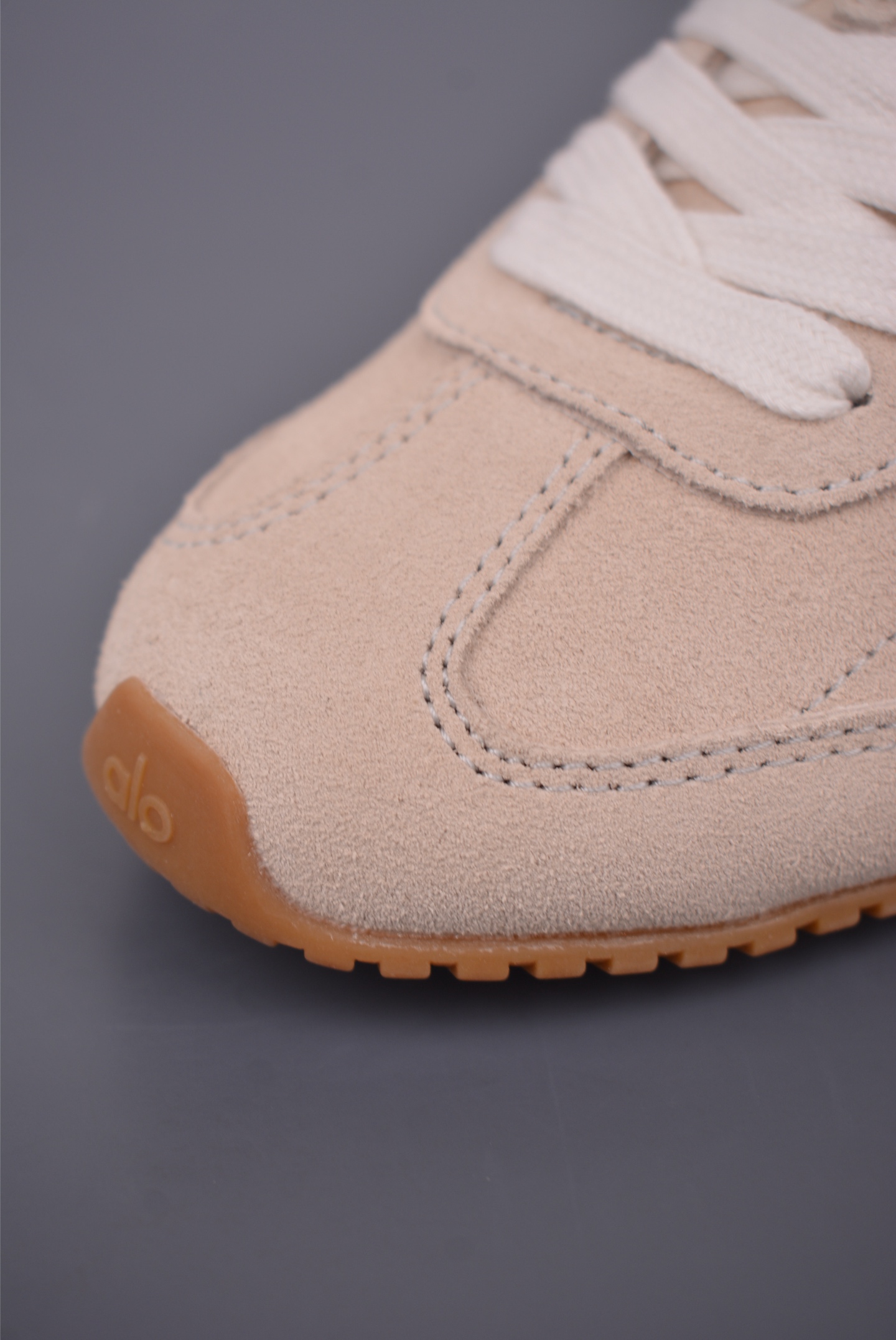 Alo Sunset Sneaker: Comfortable, Versatile, and Breathable Running Shoes 6 i1759187658798 7893 0 5