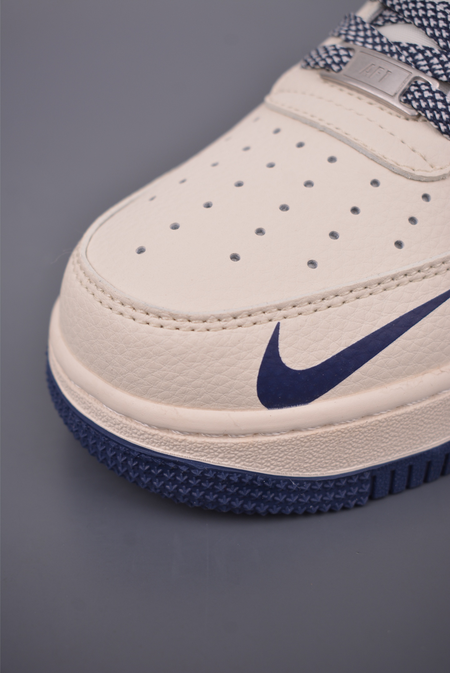 Nike Air Force 1 Low Supreme Collab Sneaker - Limited Edition Design 7 i1759187938493 8418 0 5