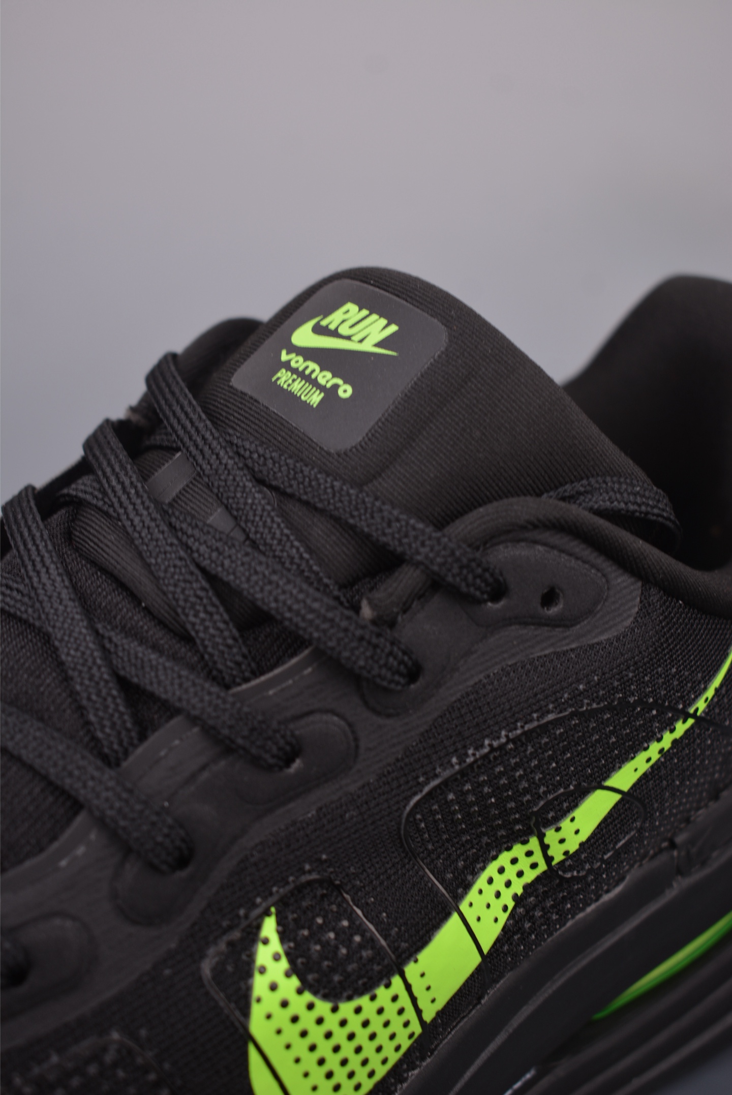 200 Nike Vomero premium Air气垫40周年 舒适百搭防滑耐磨 支撑缓震低帮 休闲跑步鞋 HQ2050-212