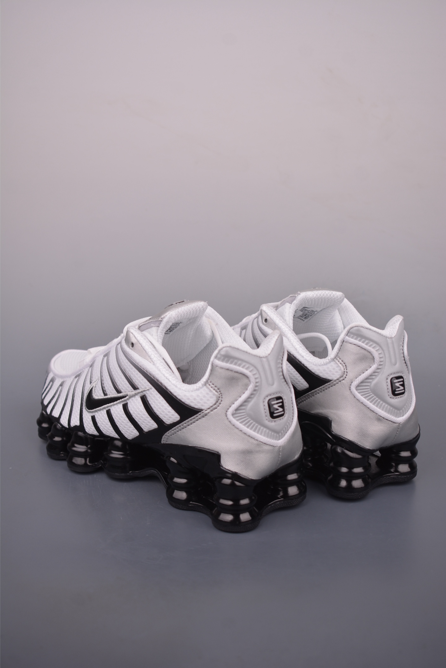 Nike Shox Ride 2 SP x Supreme Running Shoes - Full-Length Air Cushion 3 i1759259752462 7071 0 1