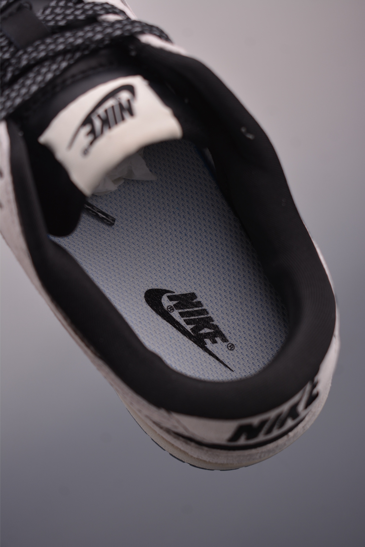 Nike Dunk Low x Supreme Black White Sneakers Limited Edition Unisex Shoes 9 i1759260474778 1070 0 8