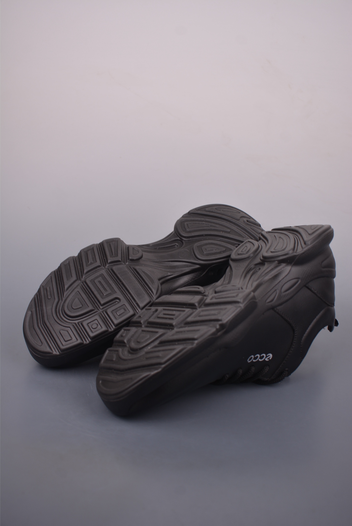 Ecco Men's 2025 Black Leather Sneakers Lightweight Street Style Shoes 4 i1759269973931 9178 0 2