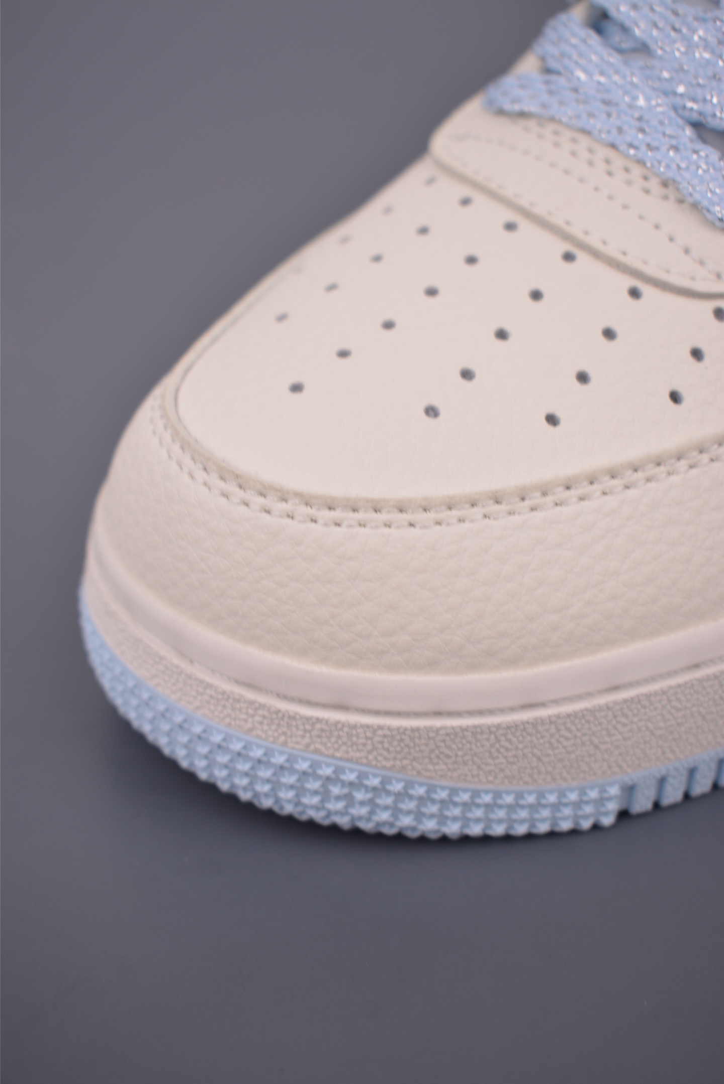 Nike Air Force 1 Low: Classic Style, Modern Comfort - Available Now! 6 i1759270365169 3393 0 5